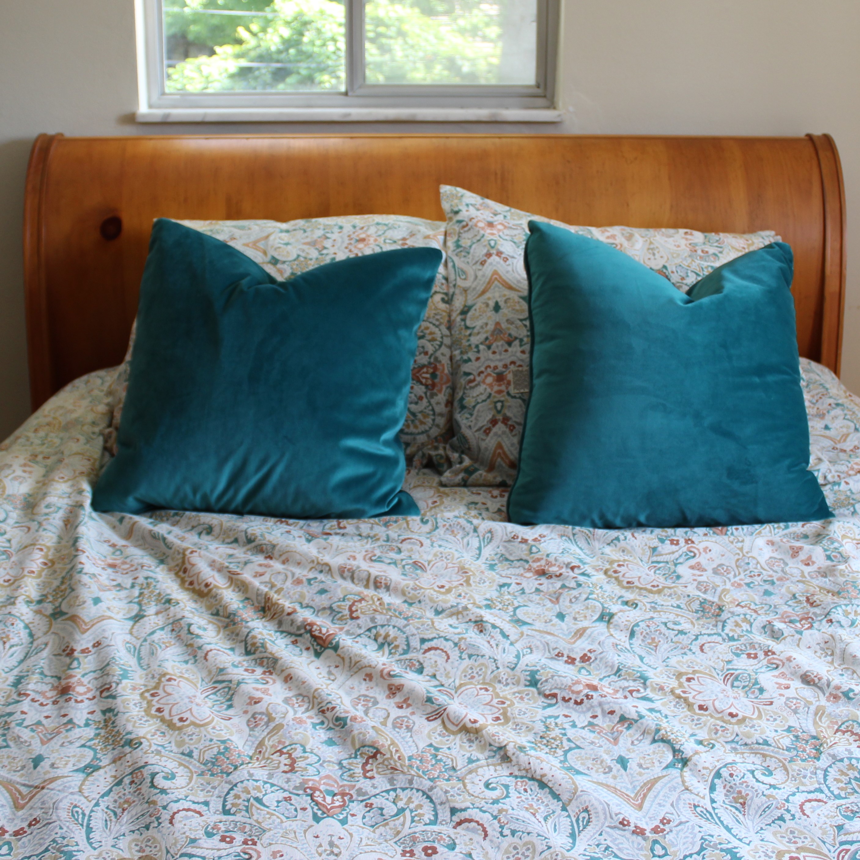 Baker Milling Road Pine Queen Sleigh Bed