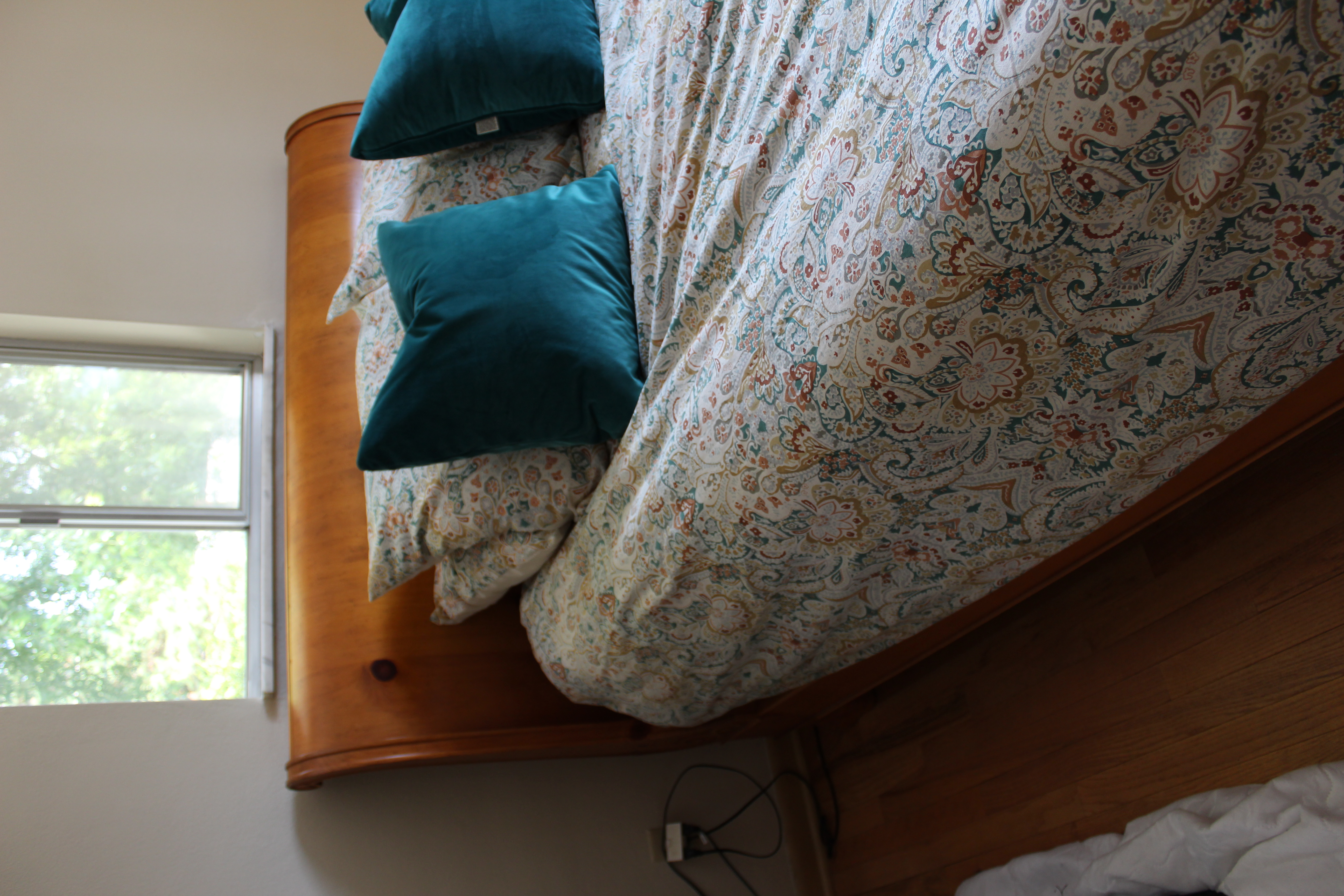 Baker Milling Road Pine Queen Sleigh Bed