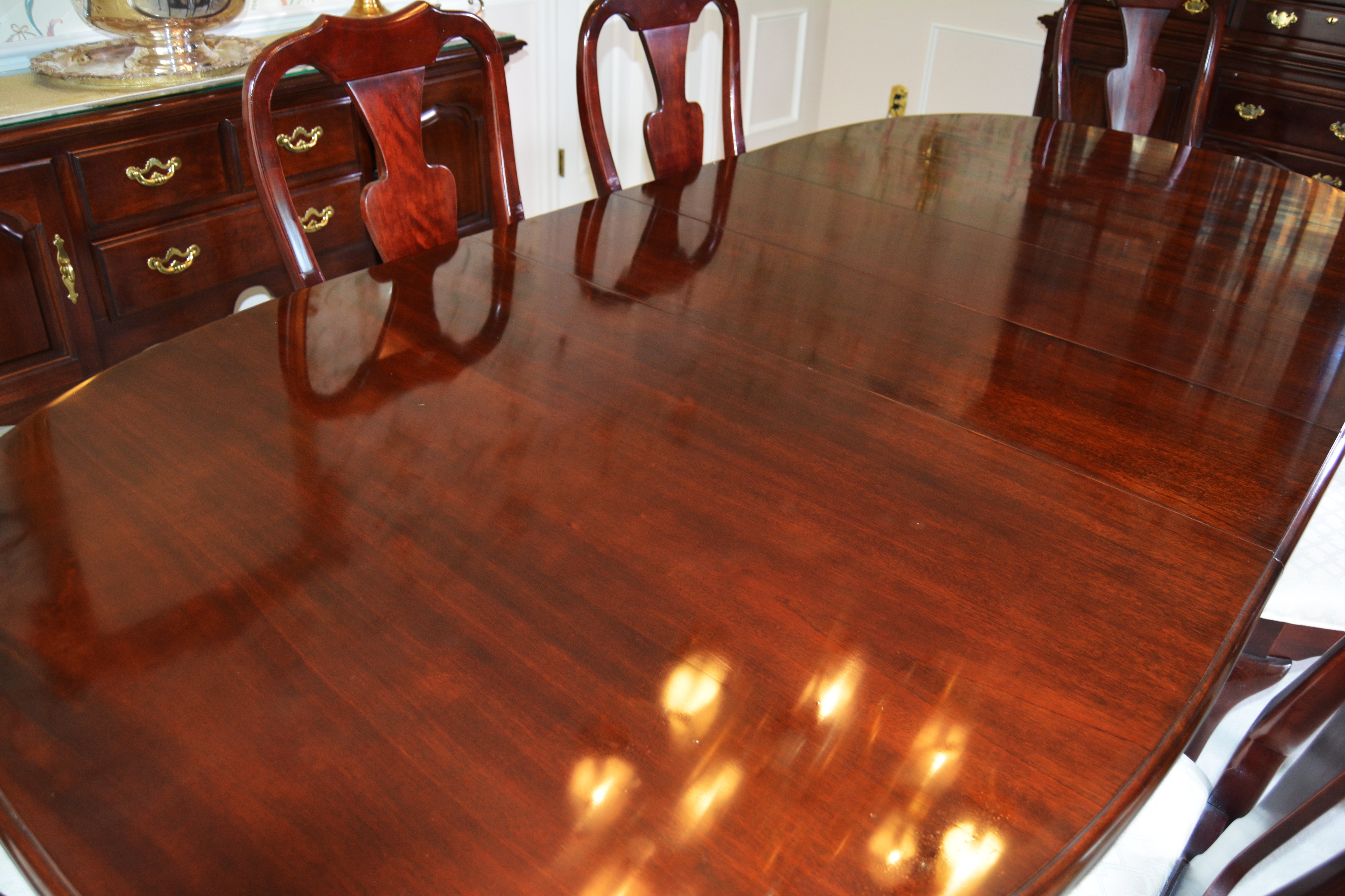 Queen Anne Style Dining Table and Chairs by Pennsylvania Classics, Inc.