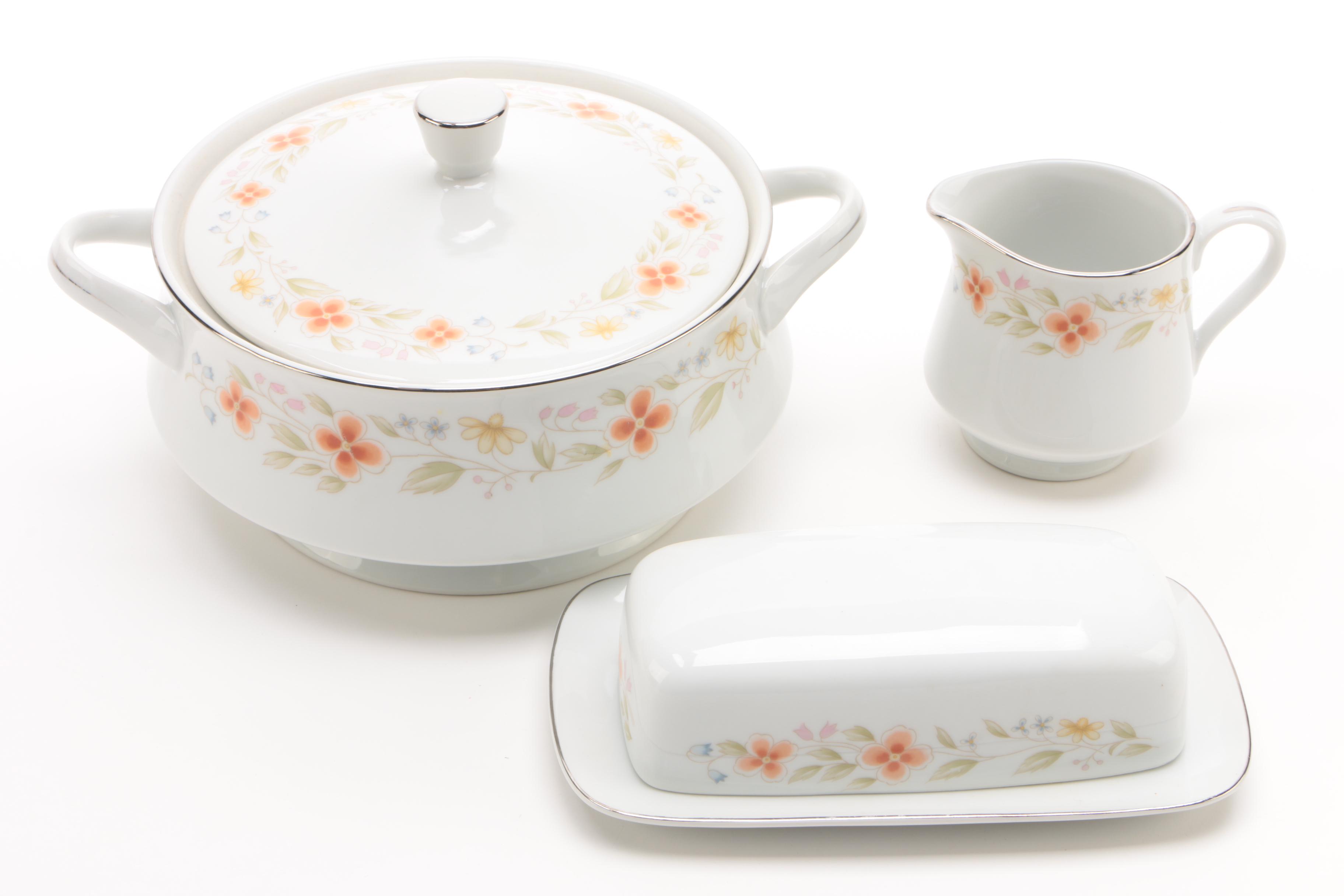 Fine China of Japan "Petite Flowers" Porcelain Dinnerware