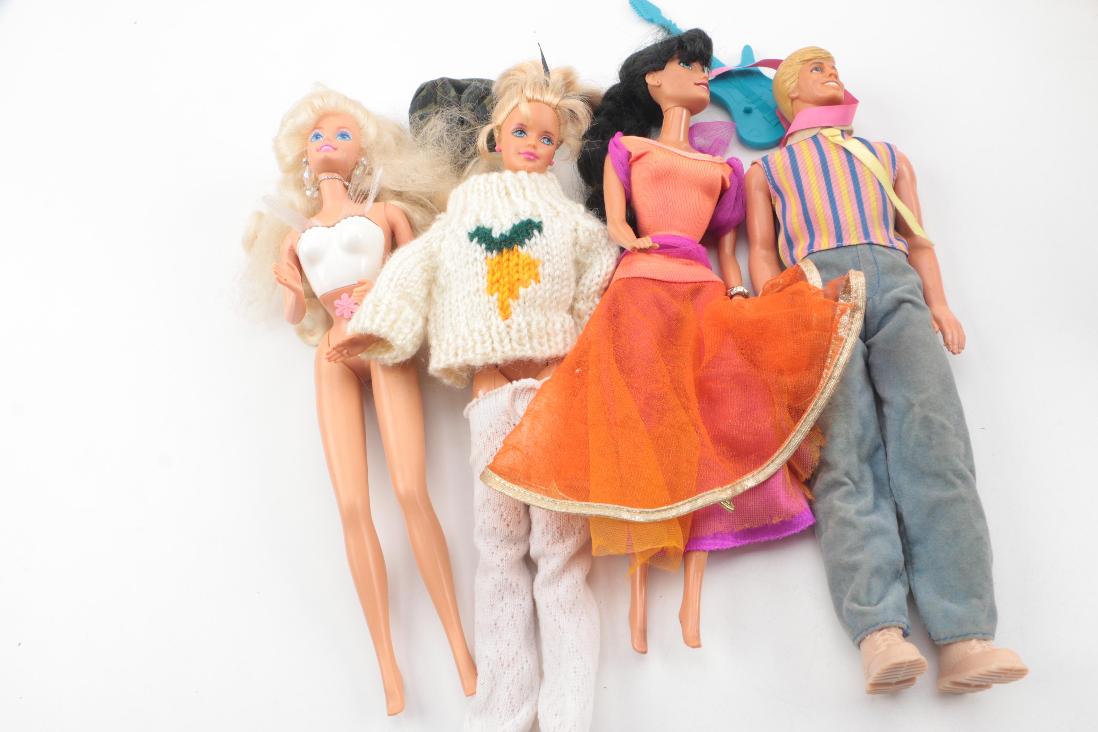 Vintage Mattel Barbie Dolls wuith Accessories