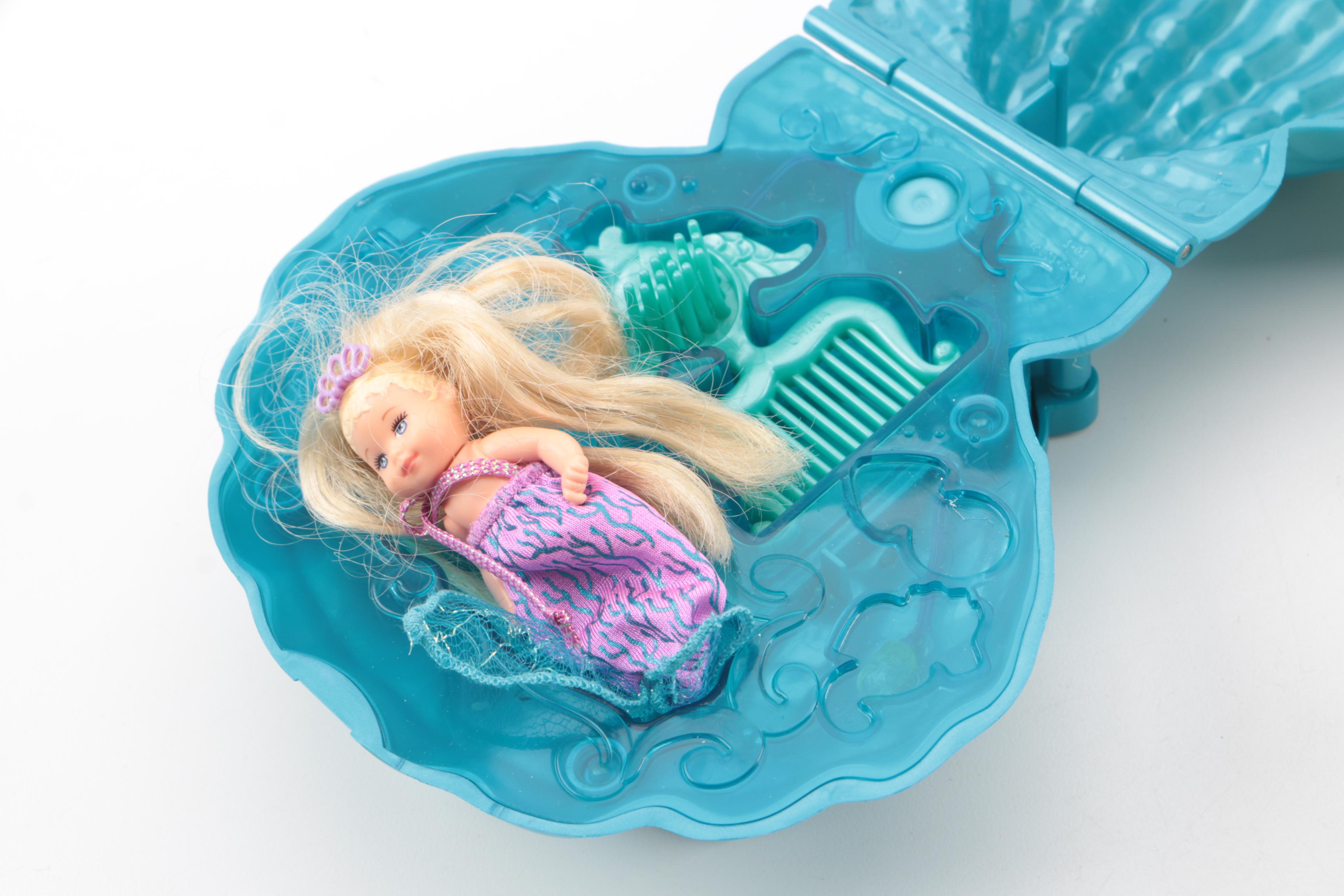 Vintage Mattel Barbie Dolls wuith Accessories