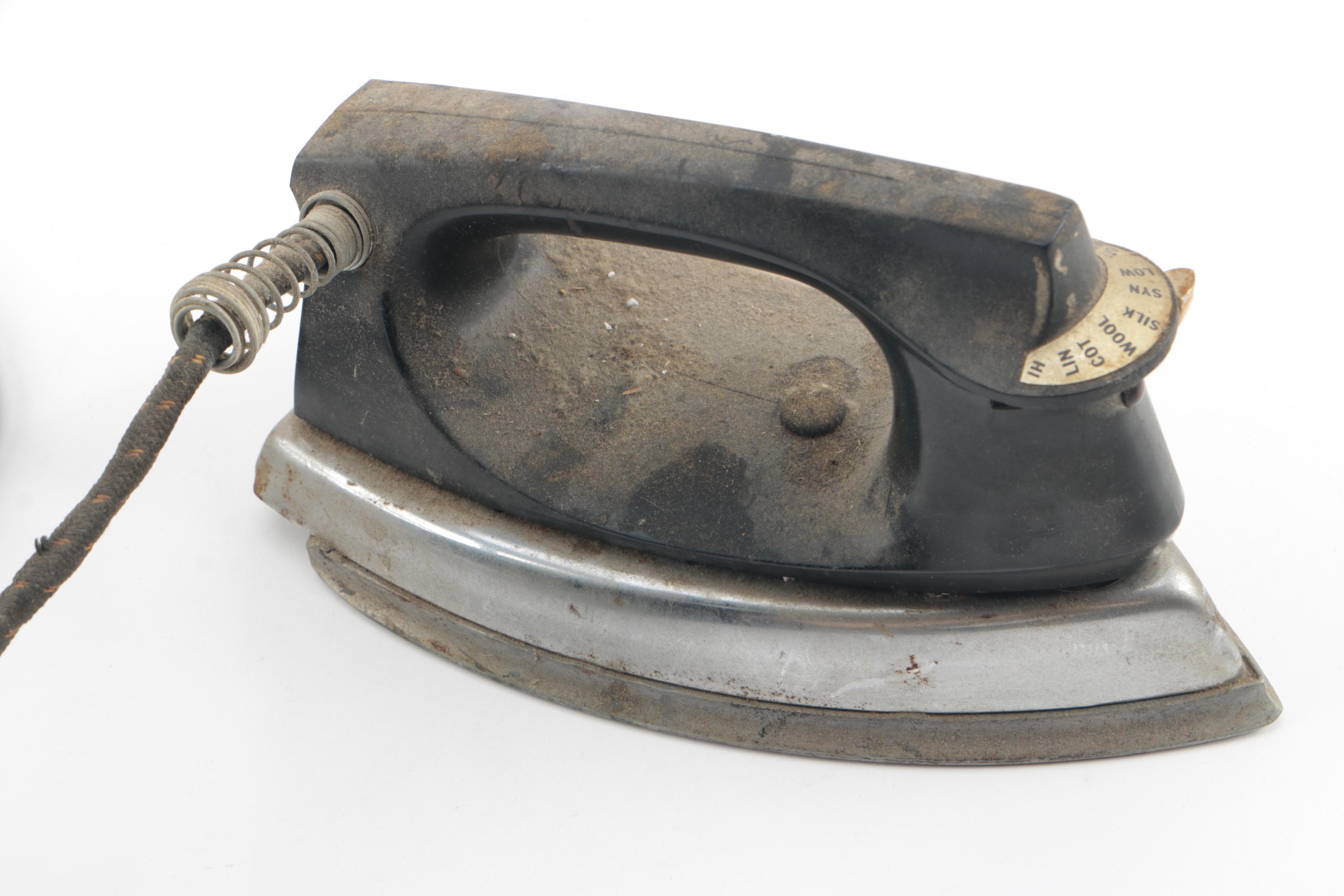 Vintage Proctor-Silex Electrical Clothes Iron