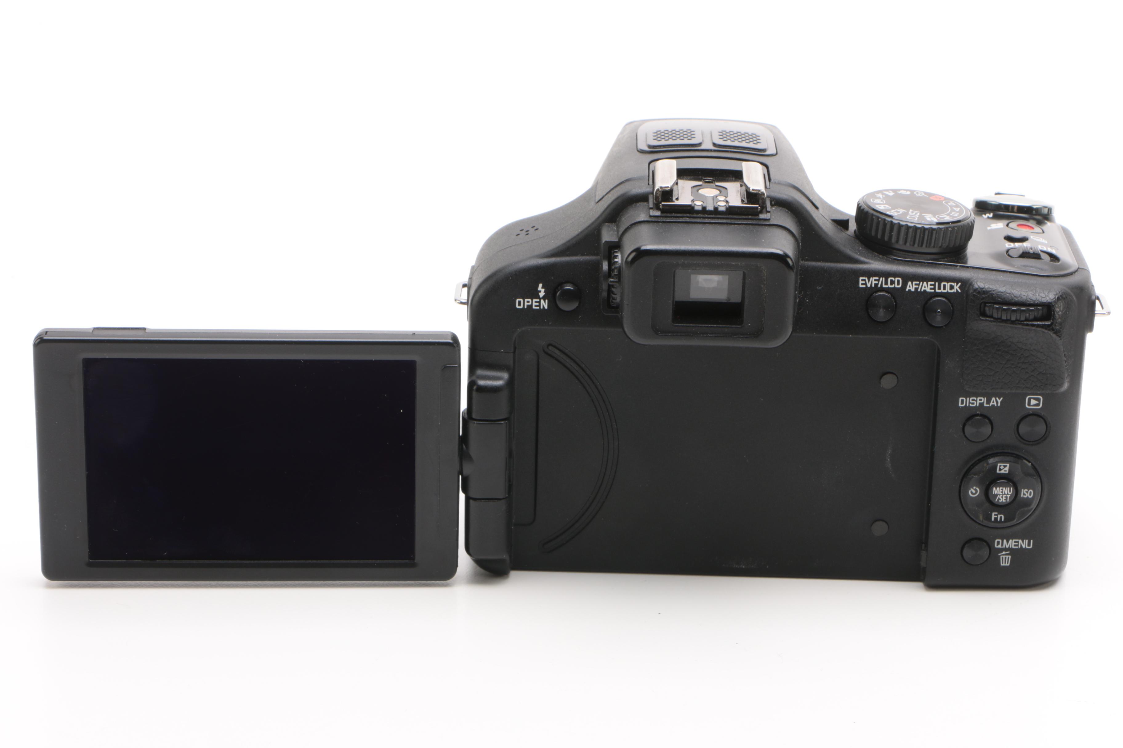 Leica V-LUX 3 12.1-Megapixel CMOS Digital Camera with Accessories and Box