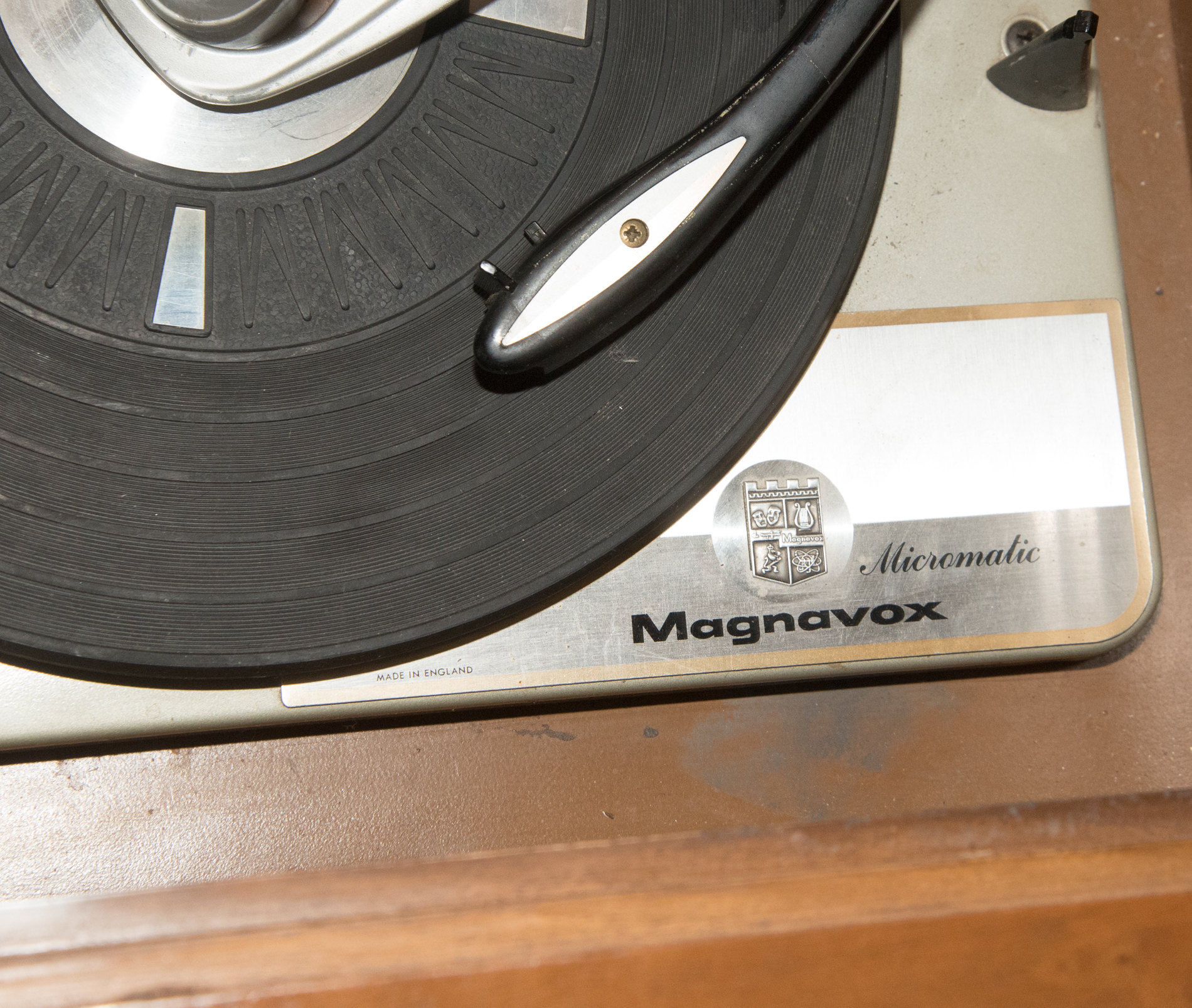 Vintage Magnavox Micromatic Maple Cabinet Stereo