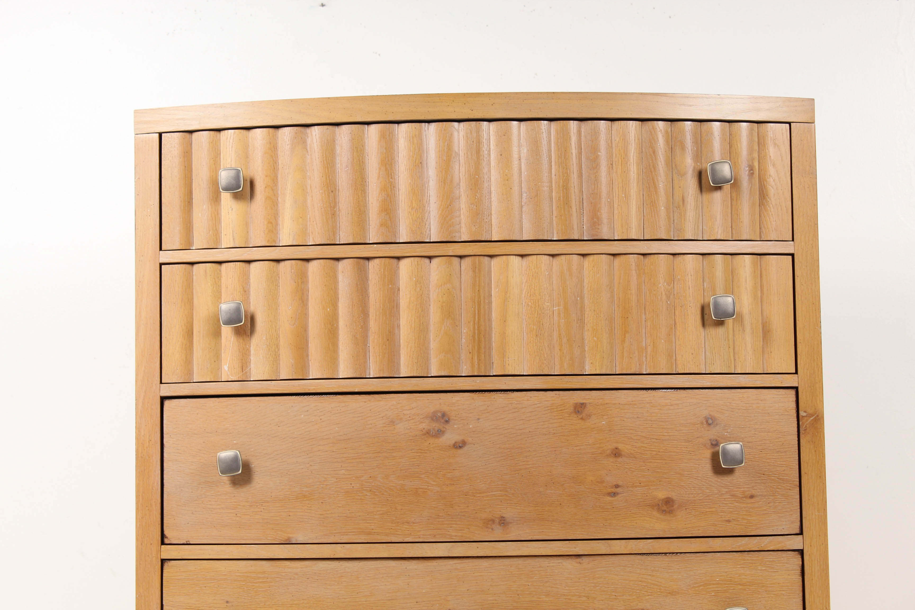 Broyhill Contemporary Chest of Drawers