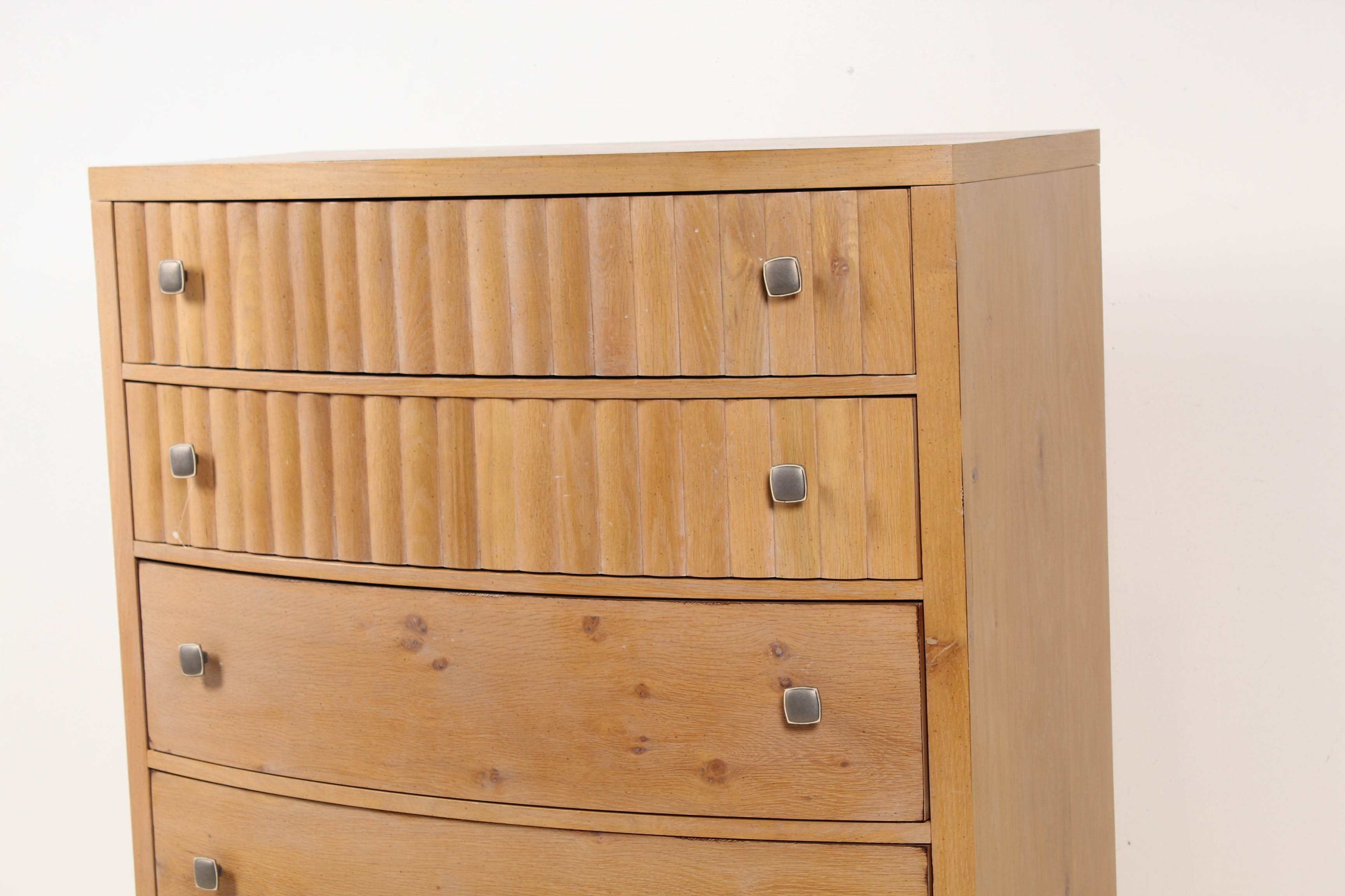 Broyhill Contemporary Chest of Drawers