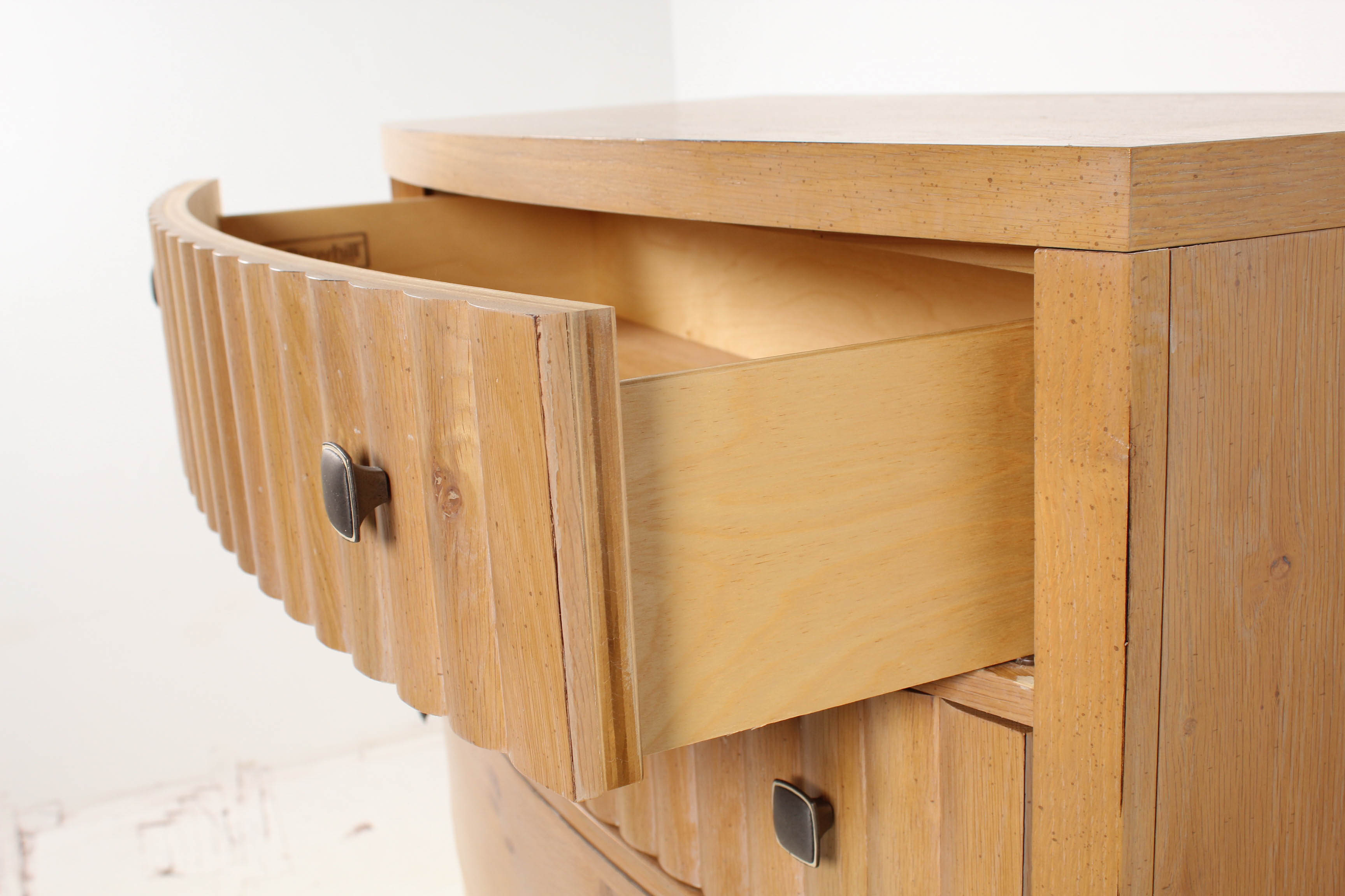 Broyhill Contemporary Chest of Drawers