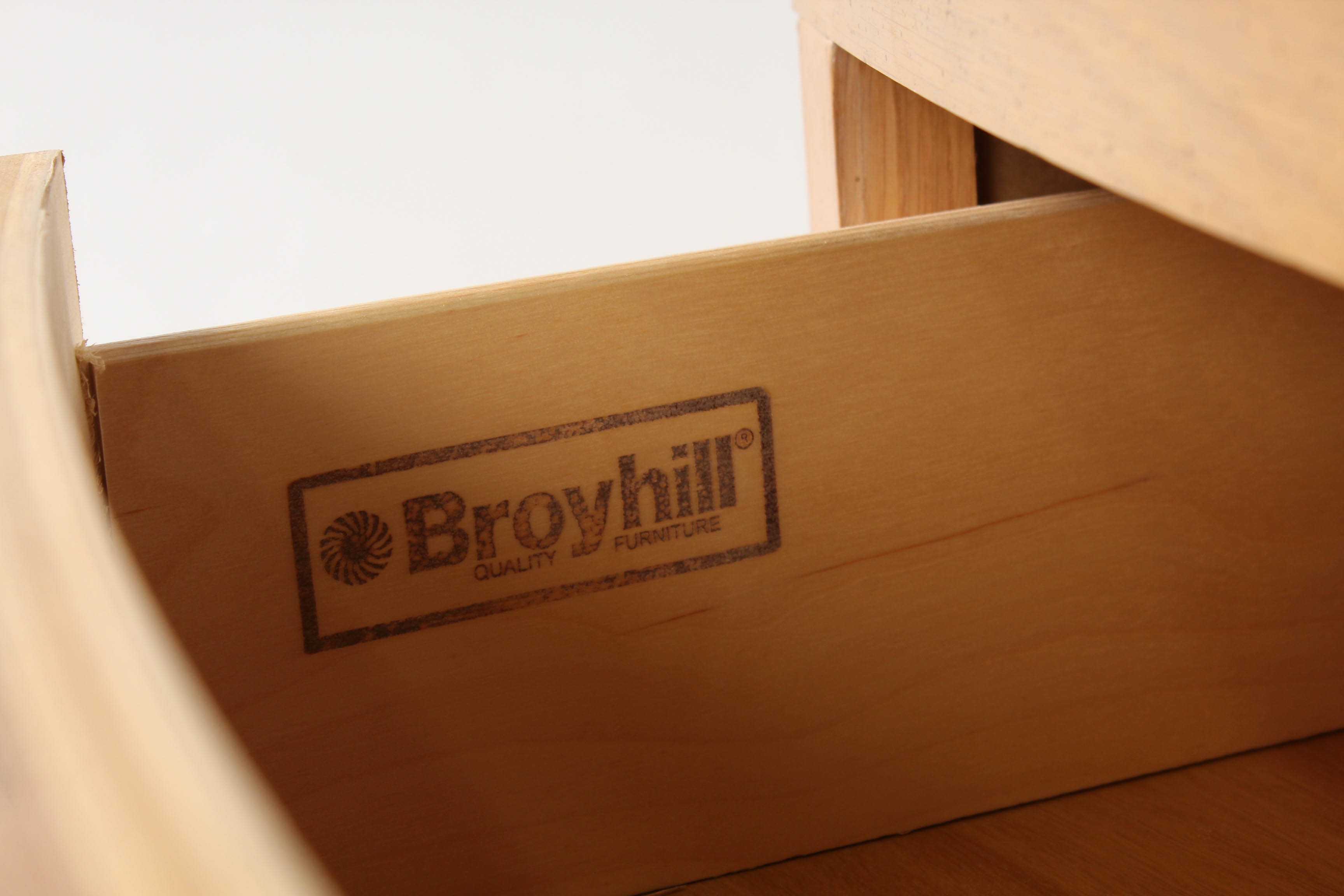 Broyhill Contemporary Chest of Drawers
