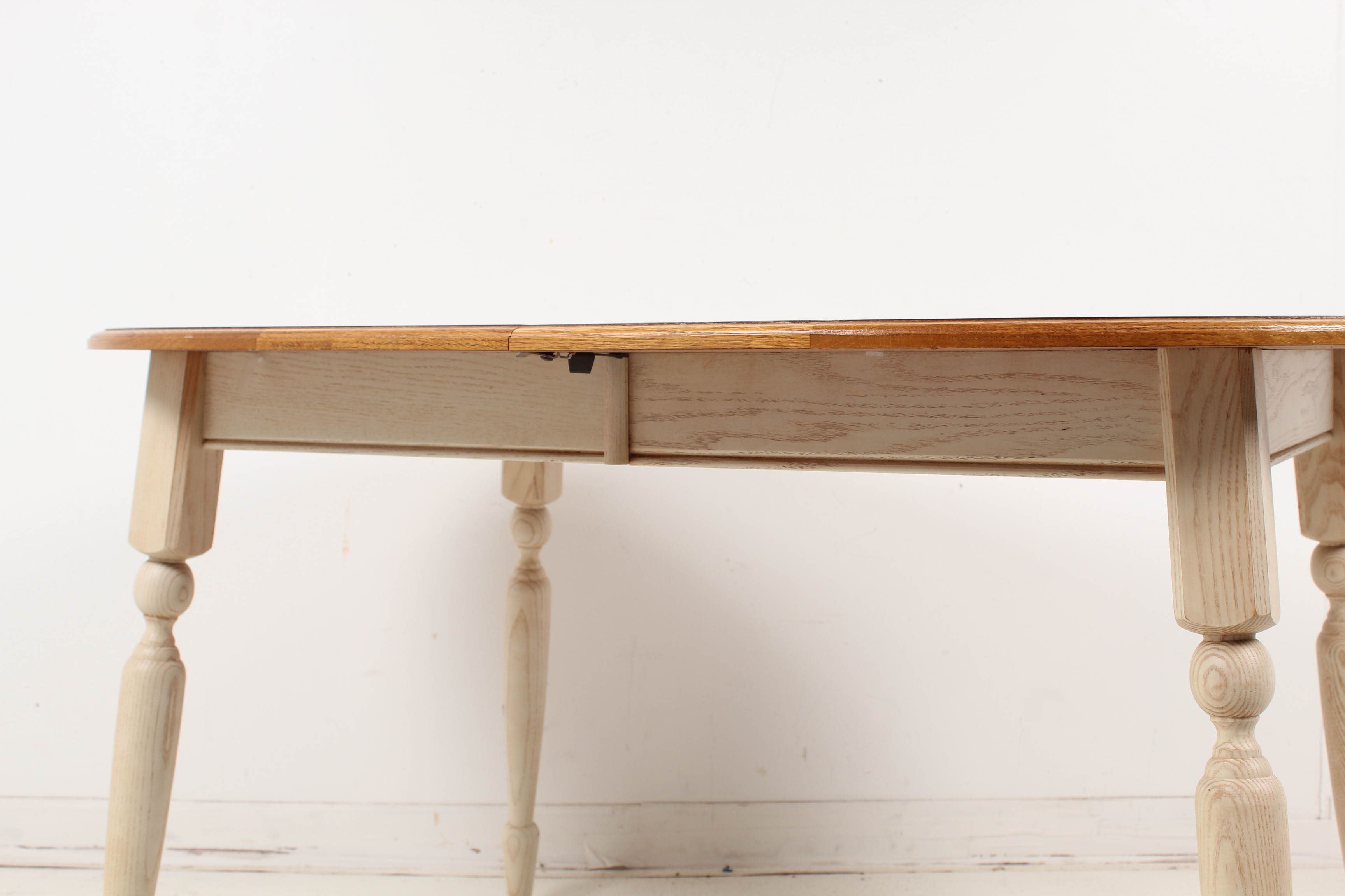 Cochrane Dining Table and Chairs