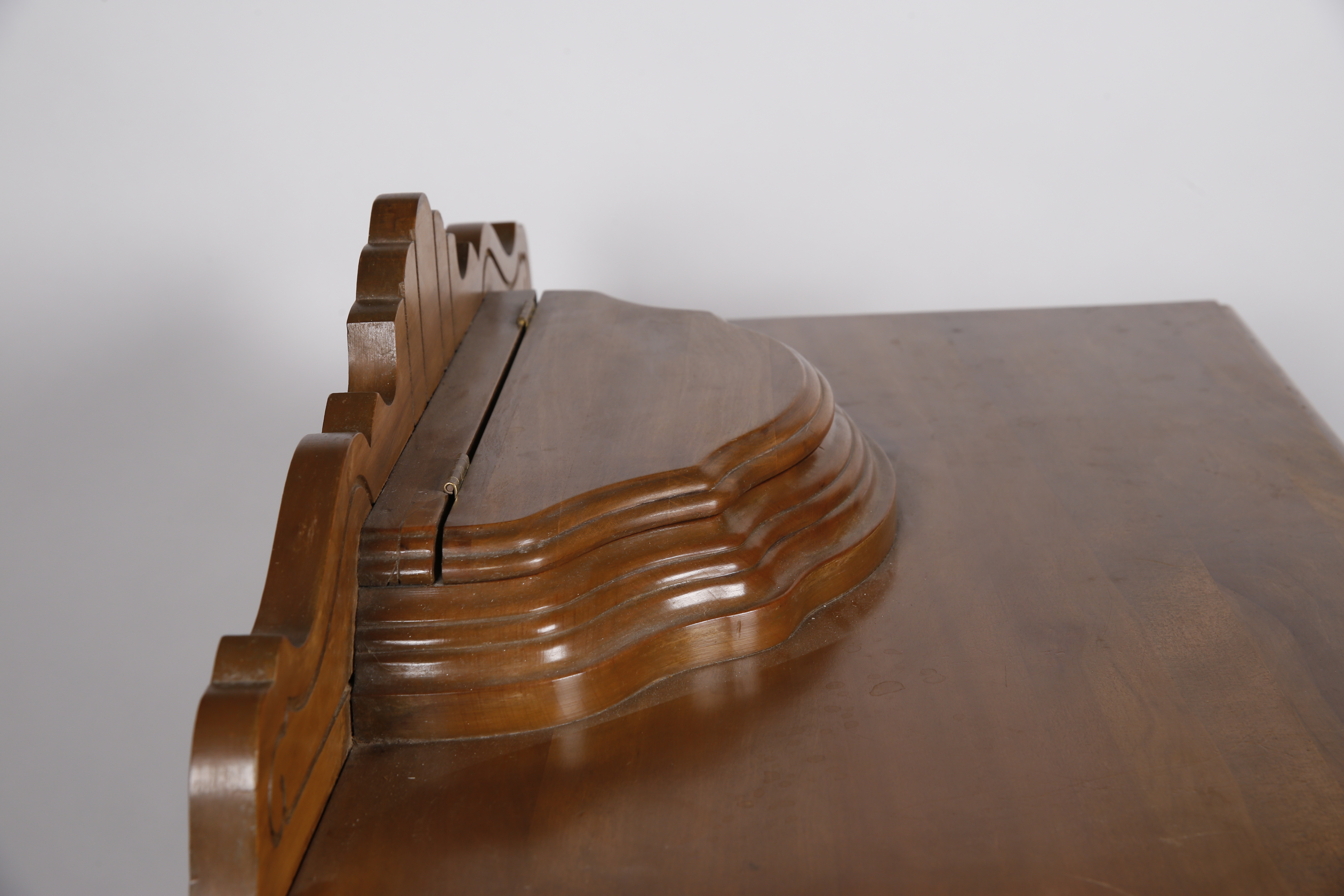 Vintage Art Nouveau Chest of Drawers