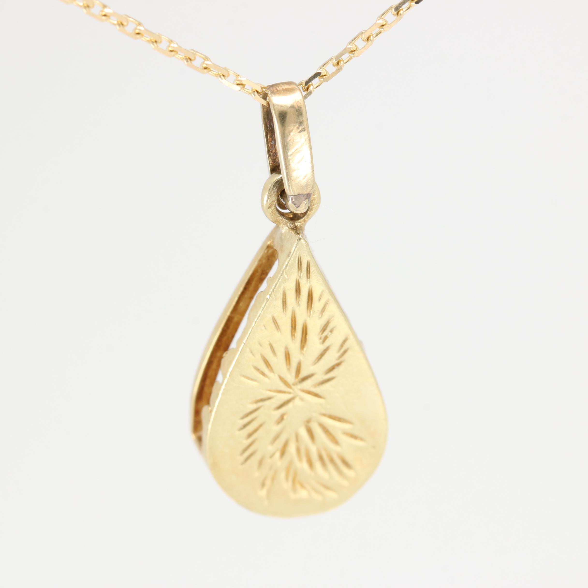 14K Yellow Gold Diamond Pendant Necklace