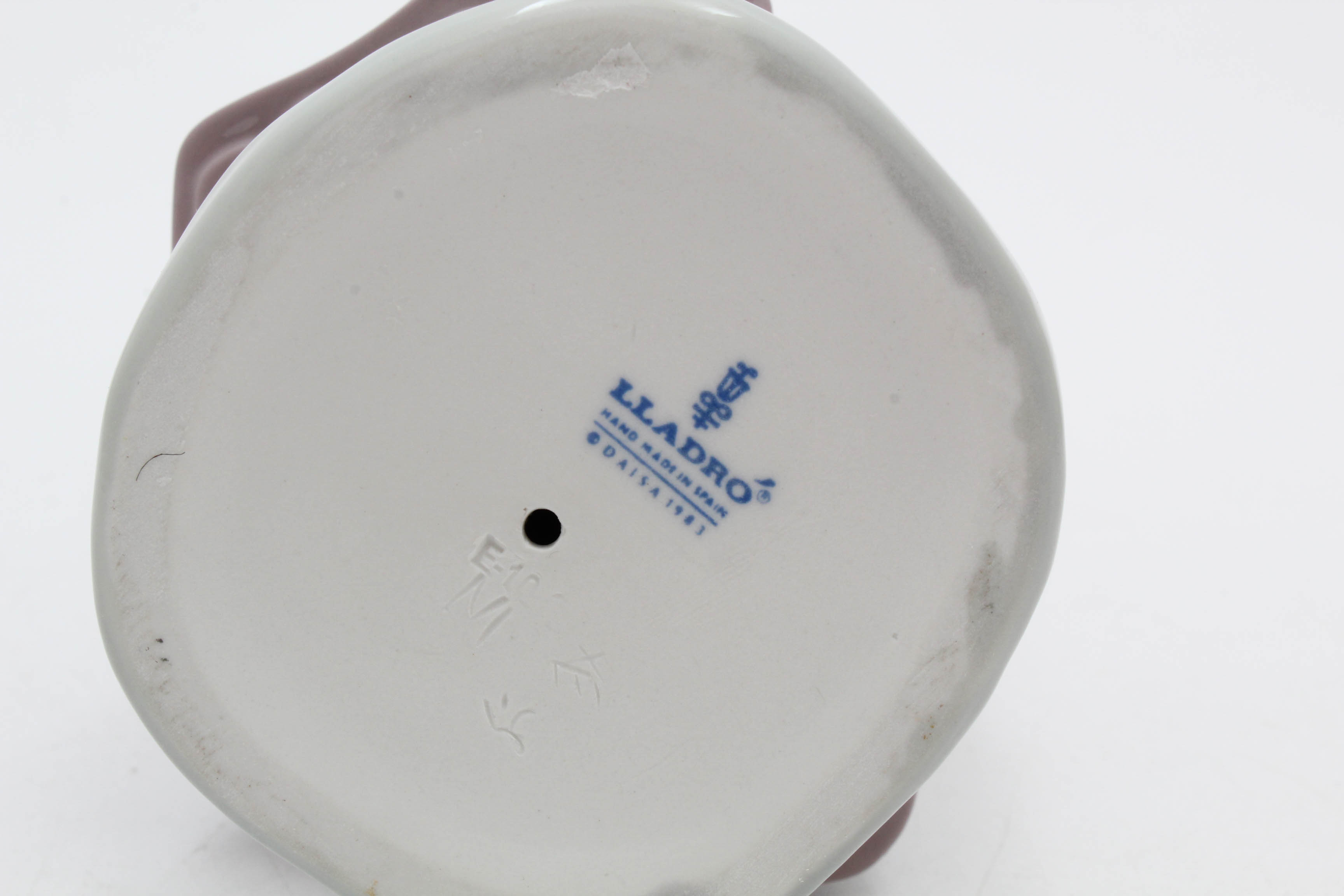 Lladró Hand-Painted Porcelain Figurine of Girl with Flower Basket