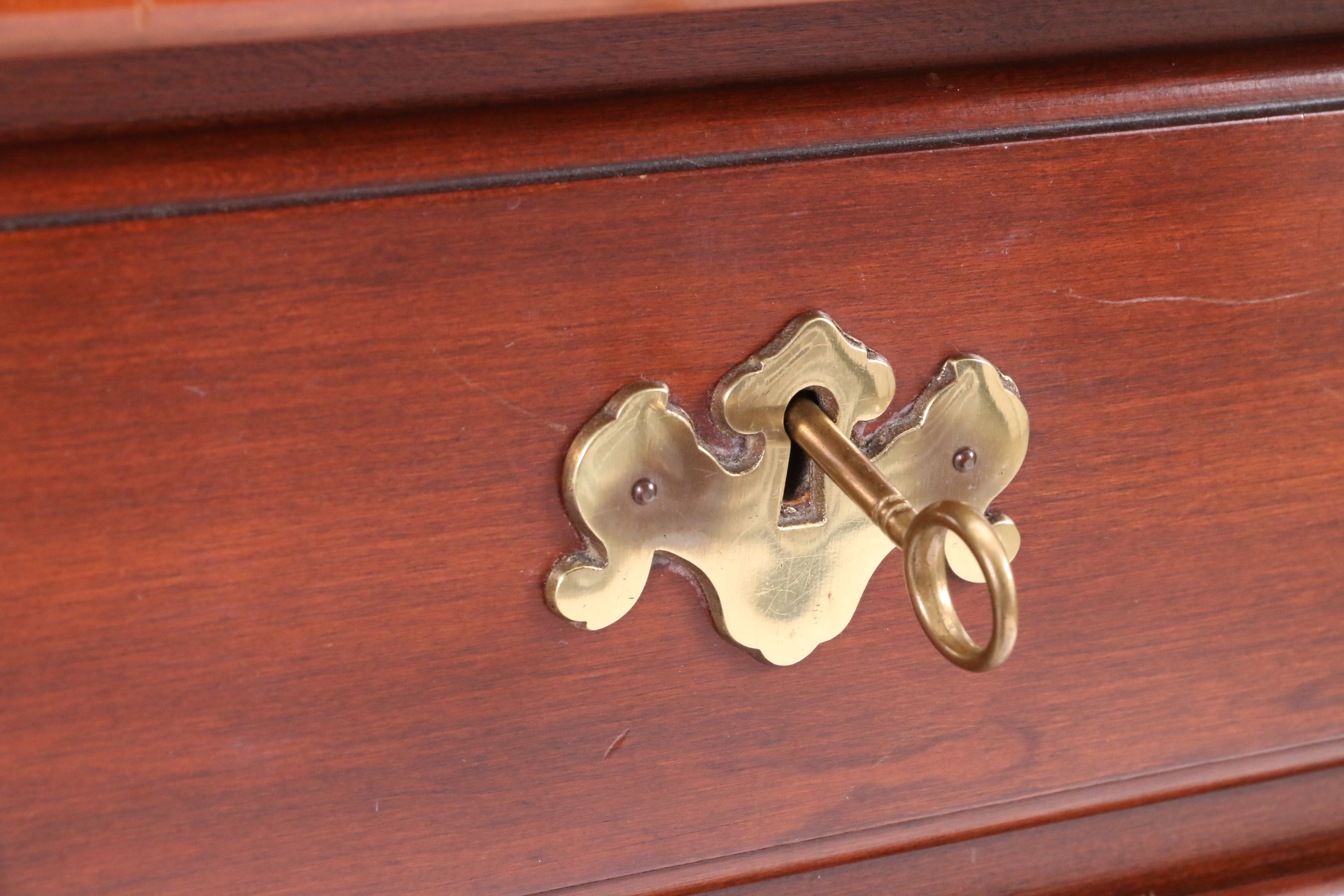 Henkel Harris Queen Anne Style End Table