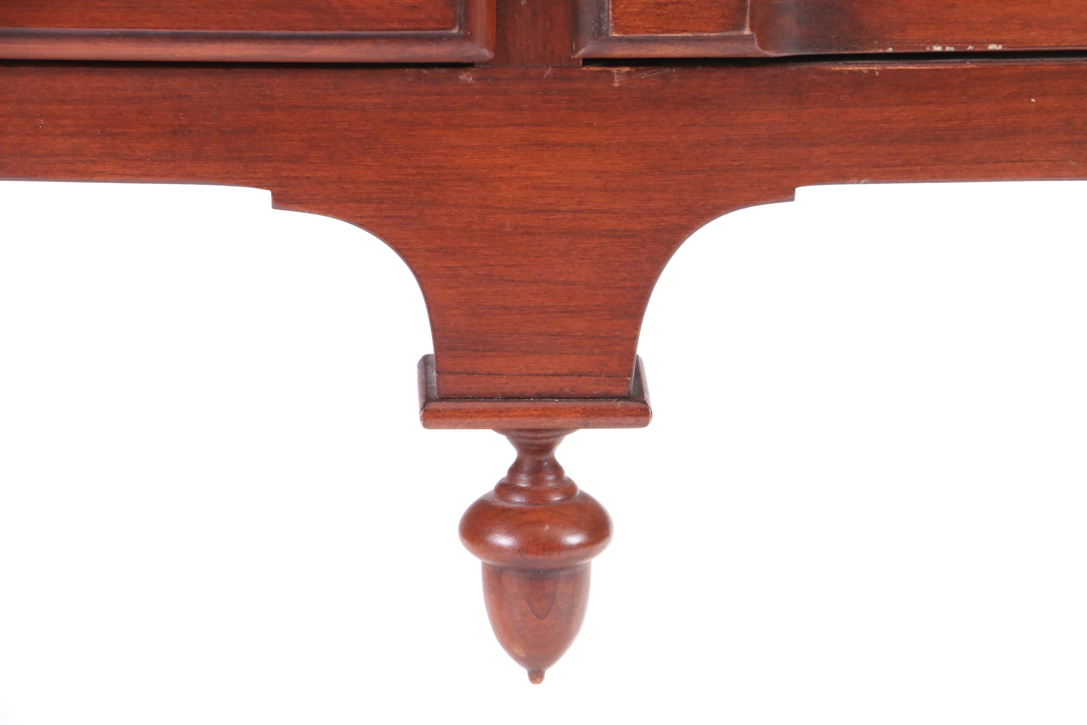 Henkel Harris Queen Anne Style End Table