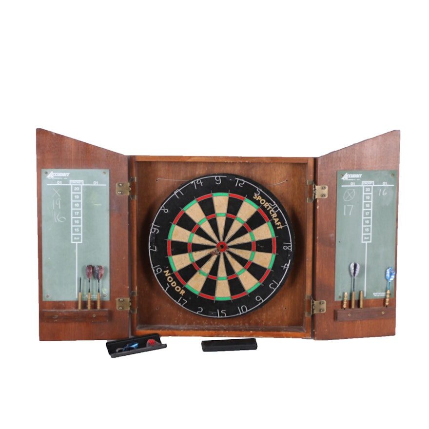 Vintage Accudart "Kings Arms" Dartboard Cabinet with Sportcraft Dartboard