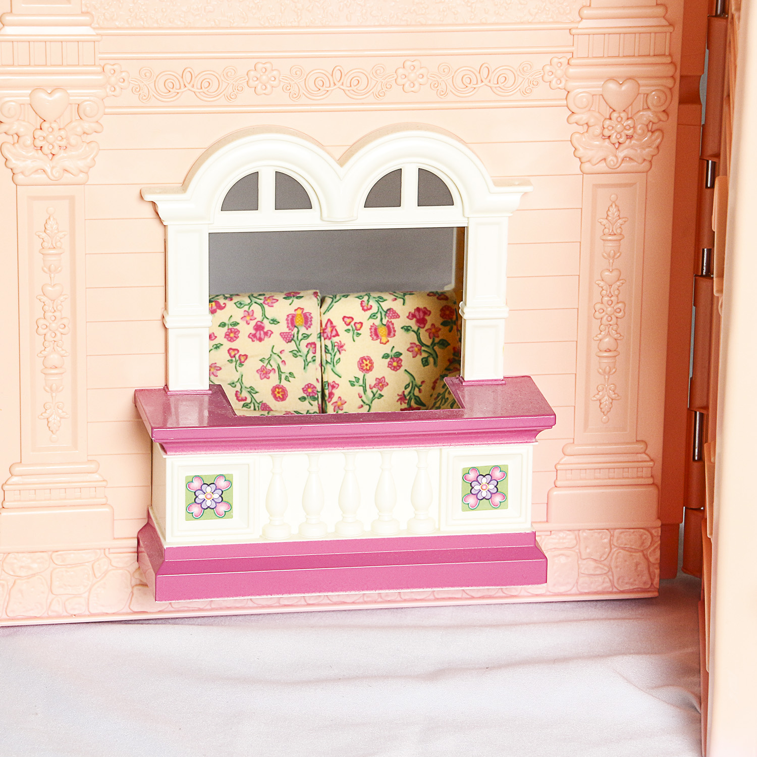 Fisher-Price "Loving Family" Victorian Dollhouse