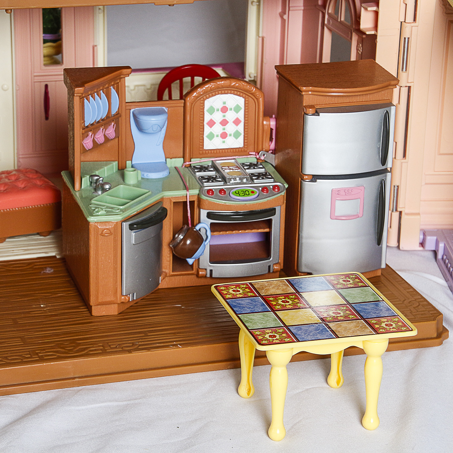 Fisher-Price "Loving Family" Victorian Dollhouse