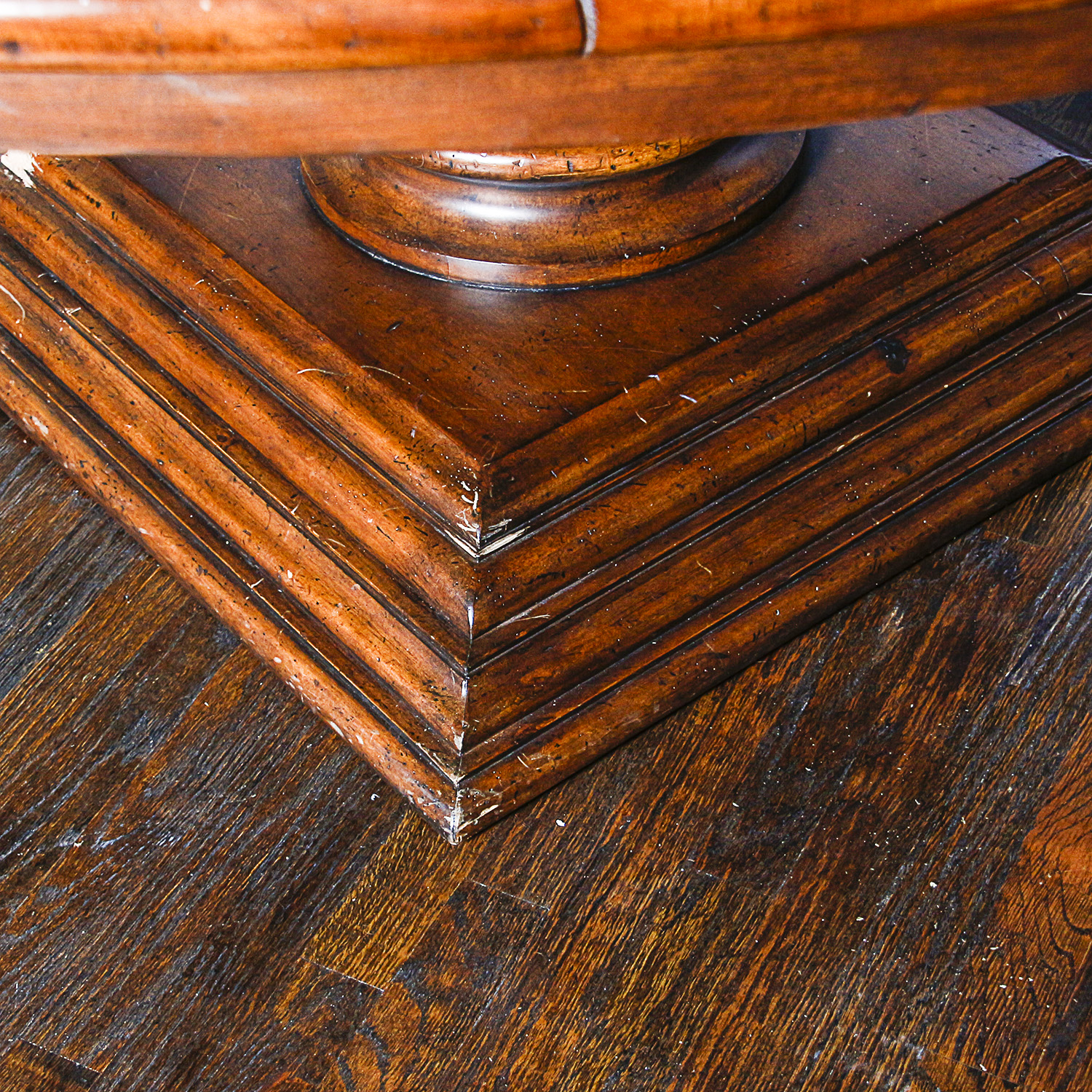 Round Pedestal Dining Table with Built-In Lazy Susan