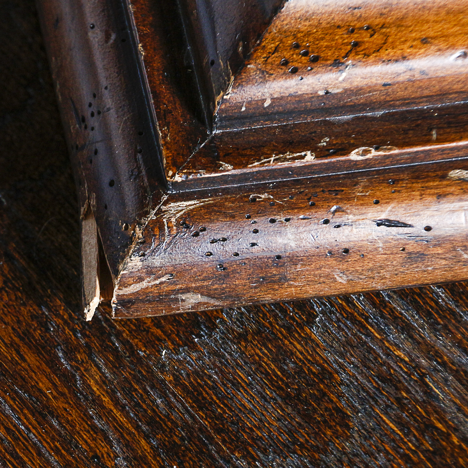 Round Pedestal Dining Table with Built-In Lazy Susan