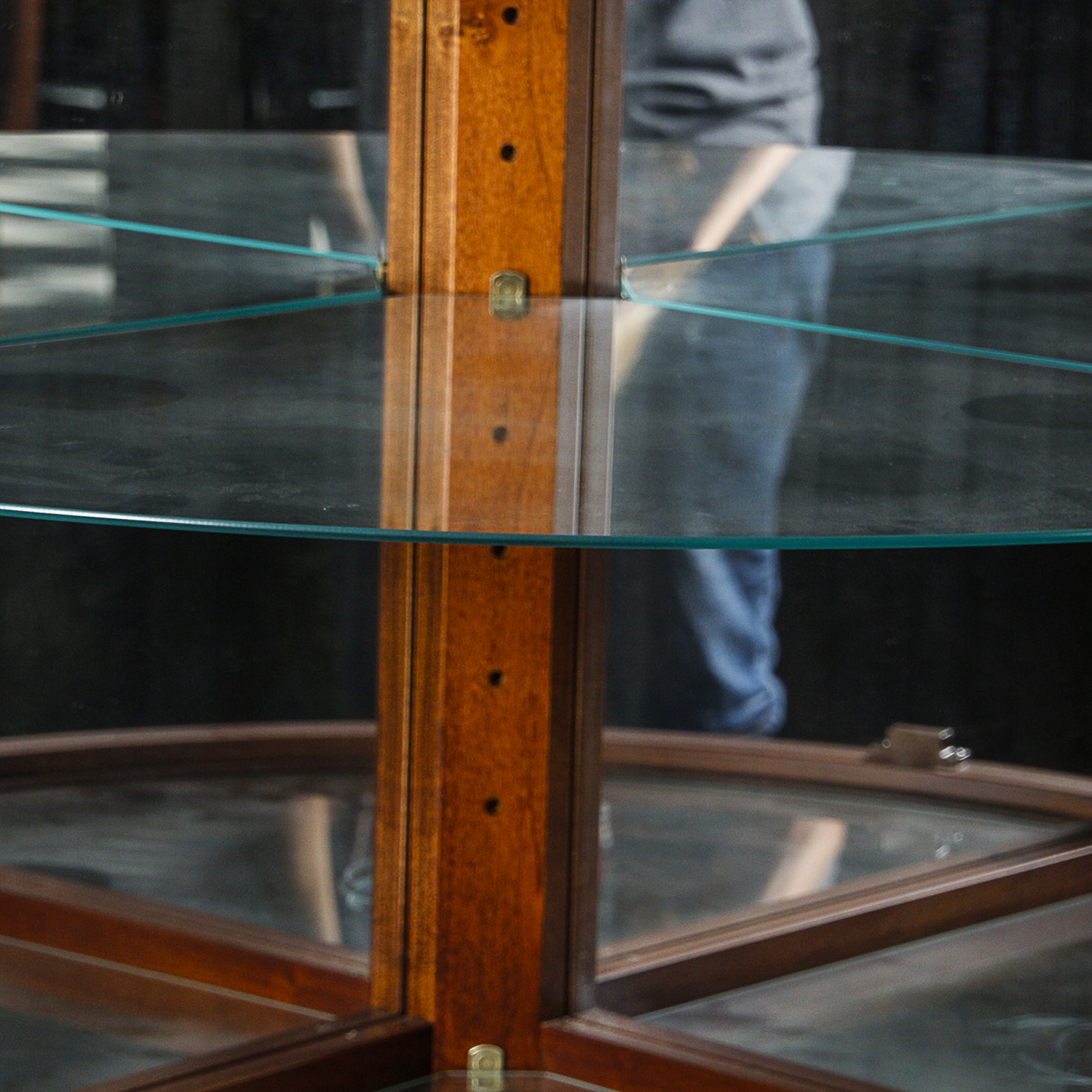 Vintage Illuminated Corner Curio Cabinet by Pulaski Furniture