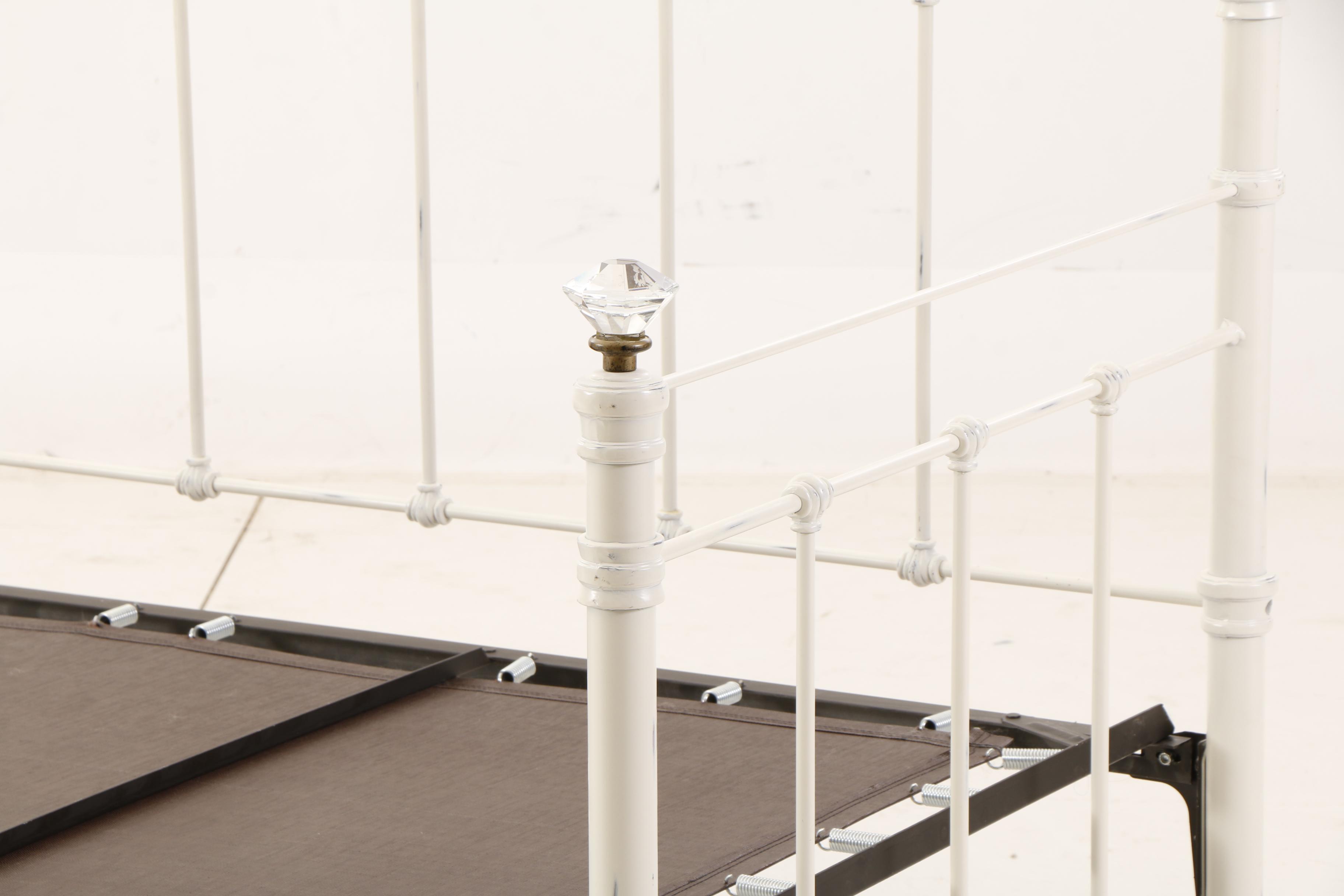 Contemporary Day Bed