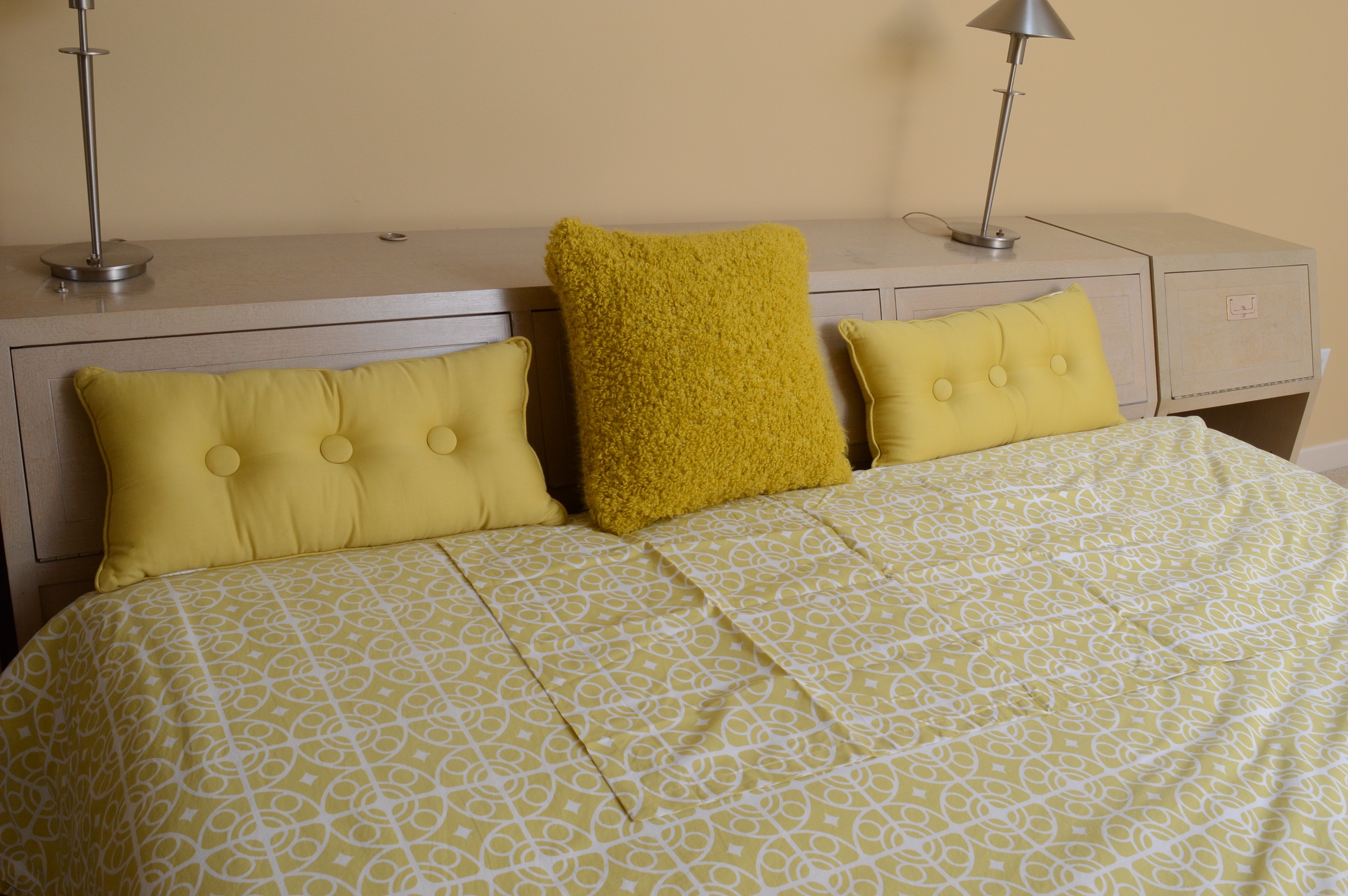 Vintage Five Piece Henredon Bedroom Set (California King Size)