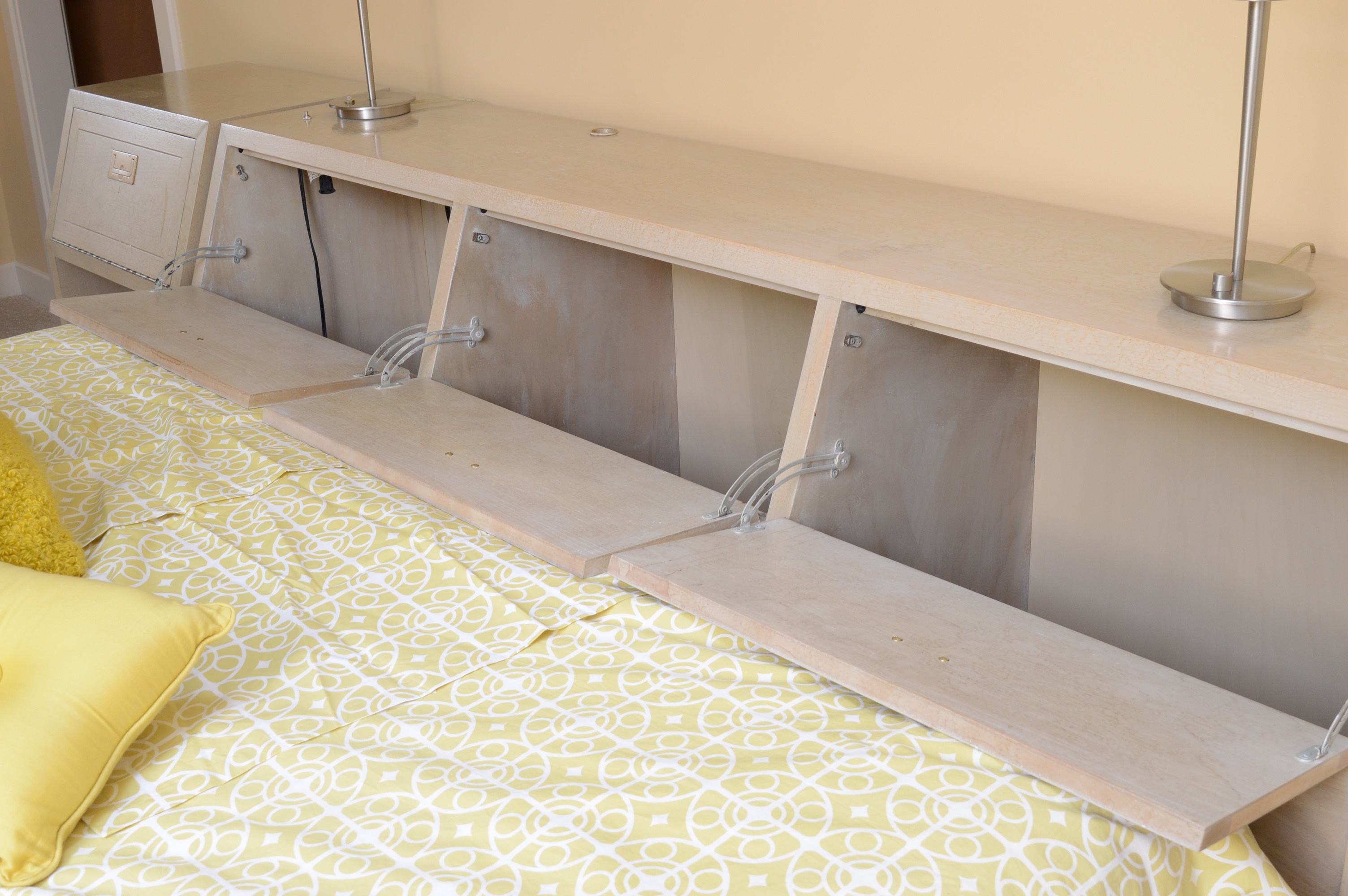 Vintage Five Piece Henredon Bedroom Set (California King Size)