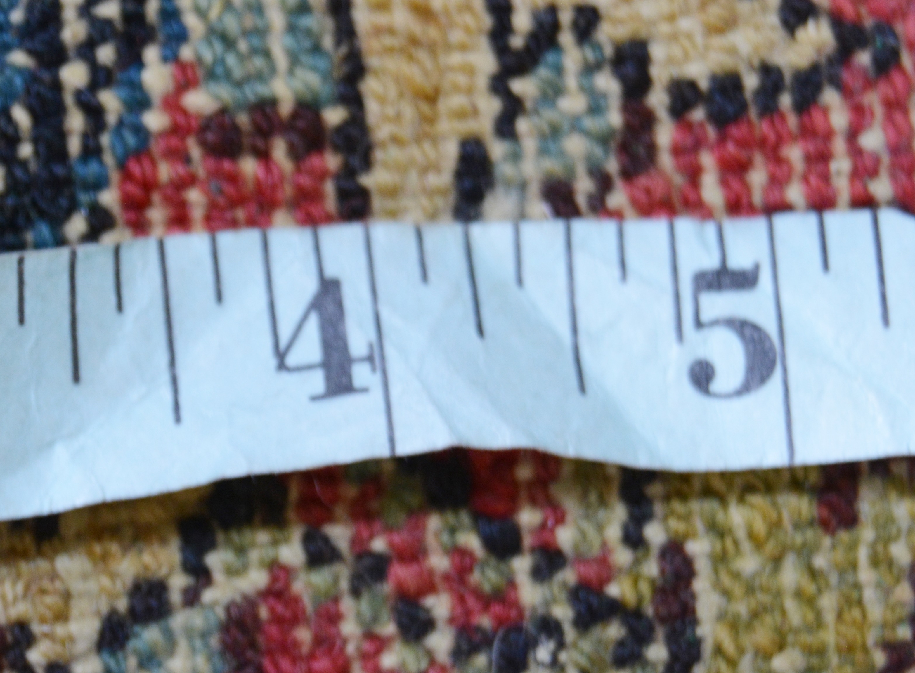 Vintage Hand-Knotted Sarouk Style Wool Accent Rug