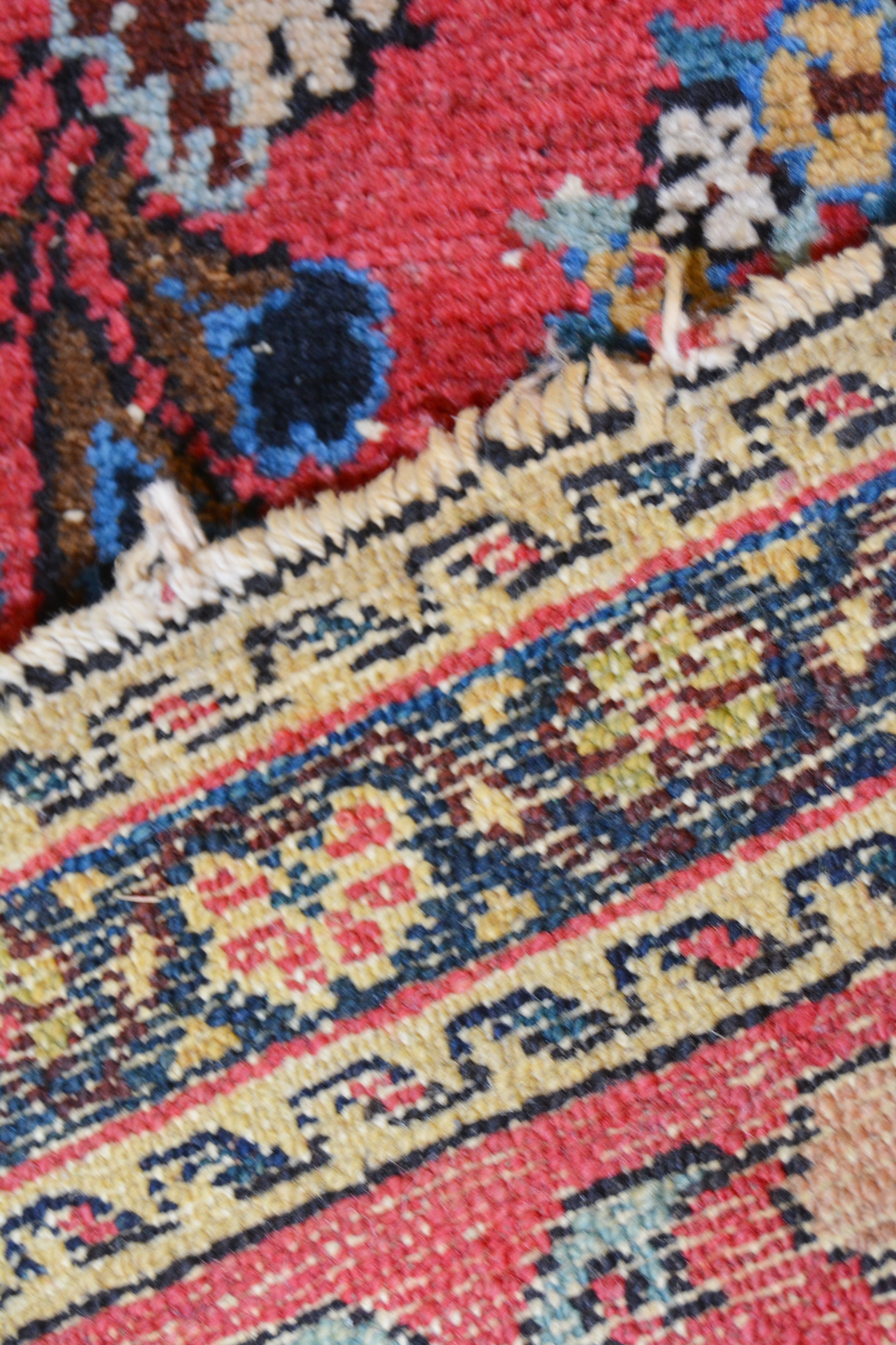 Vintage Hand-Knotted Sarouk Style Wool Accent Rug