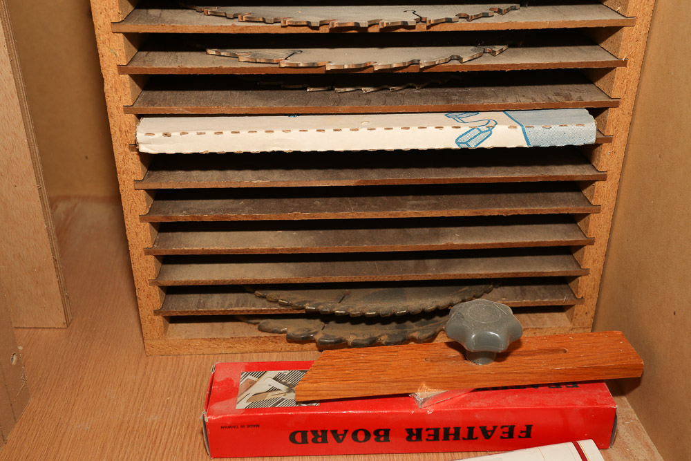 Delta Unisaw 10" Tilting Arbor Table Saw with Saw Blades and Accessories