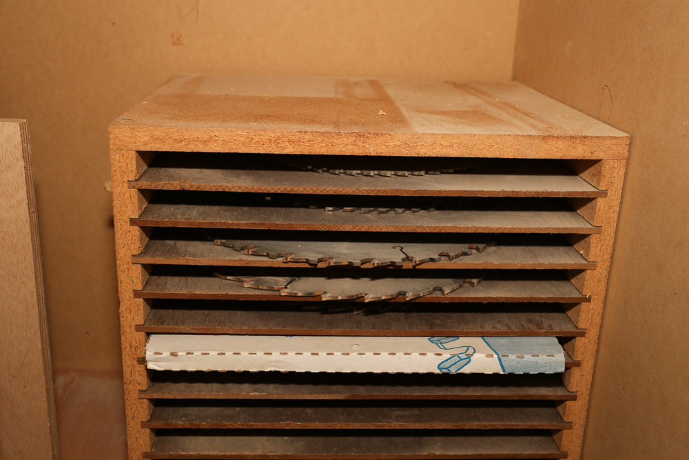 Delta Unisaw 10" Tilting Arbor Table Saw with Saw Blades and Accessories