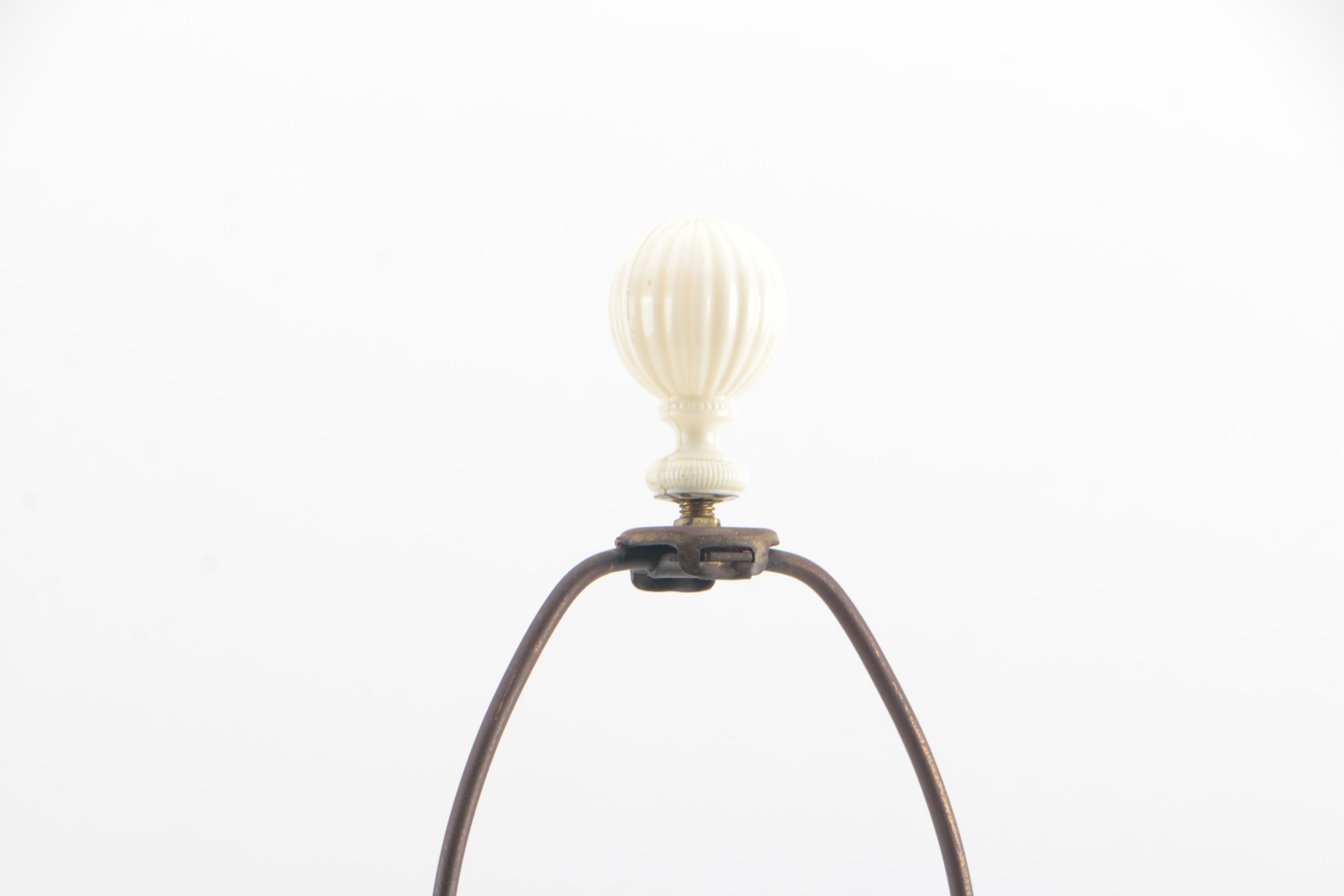 Magnolia Themed Ceramic Urn Shaped Table Lamp with Gilt Trim