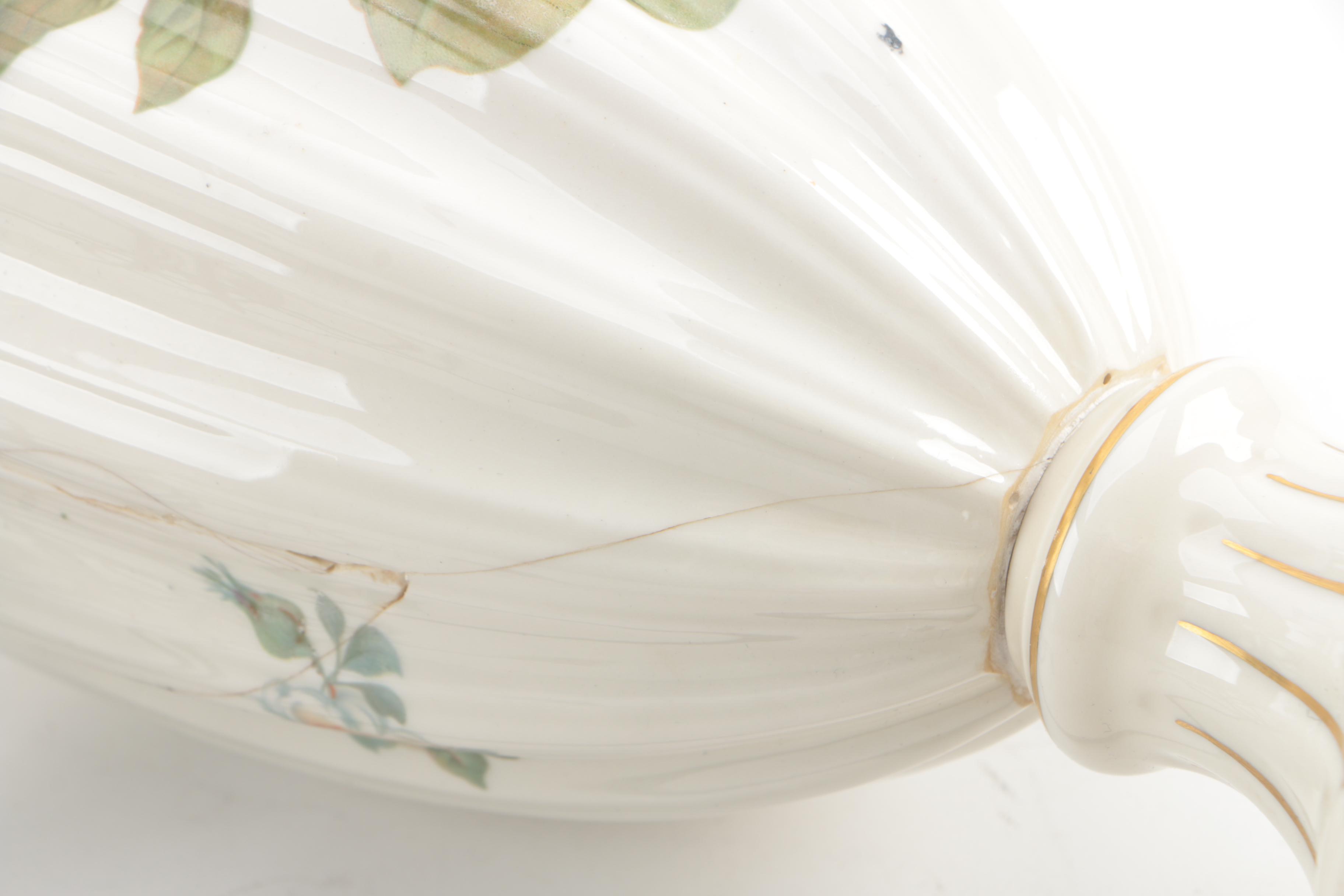 Magnolia Themed Ceramic Urn Shaped Table Lamp with Gilt Trim