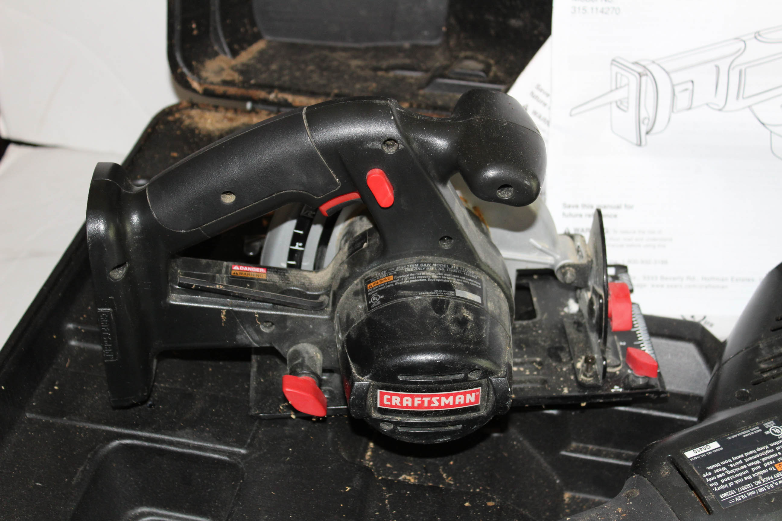 Craftsman Cordless Trim Saw and Reciprocating Saw