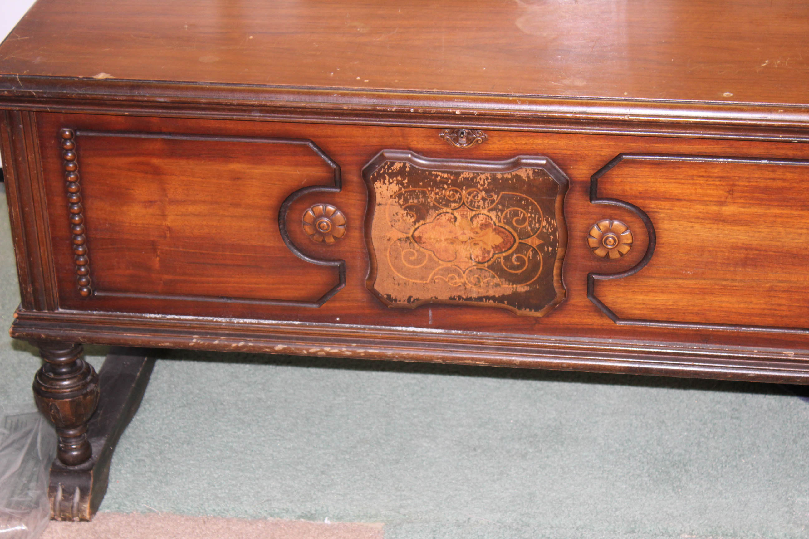 Vintage Lane Cedar Blanket Chest