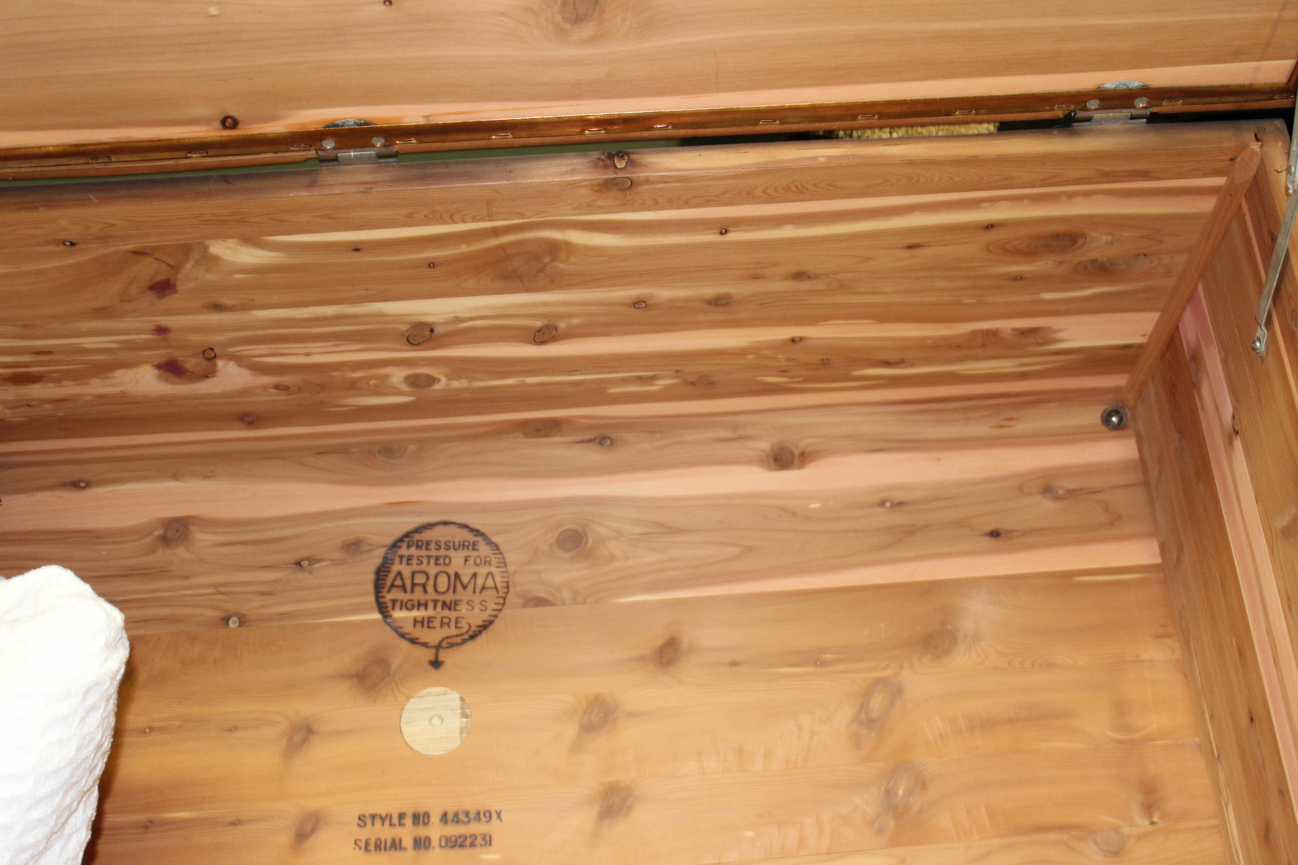 Vintage Lane Cedar Blanket Chest