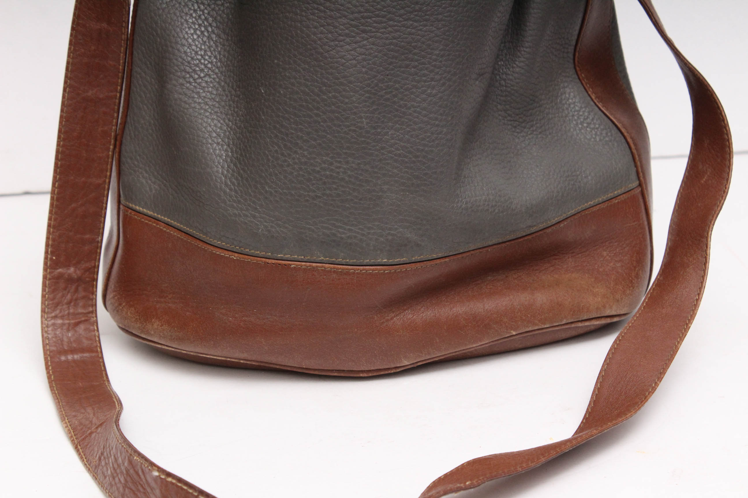 Vintage Gucci Pebble Leather Bucket Bag Trimmed in Chestnut Brown Leather