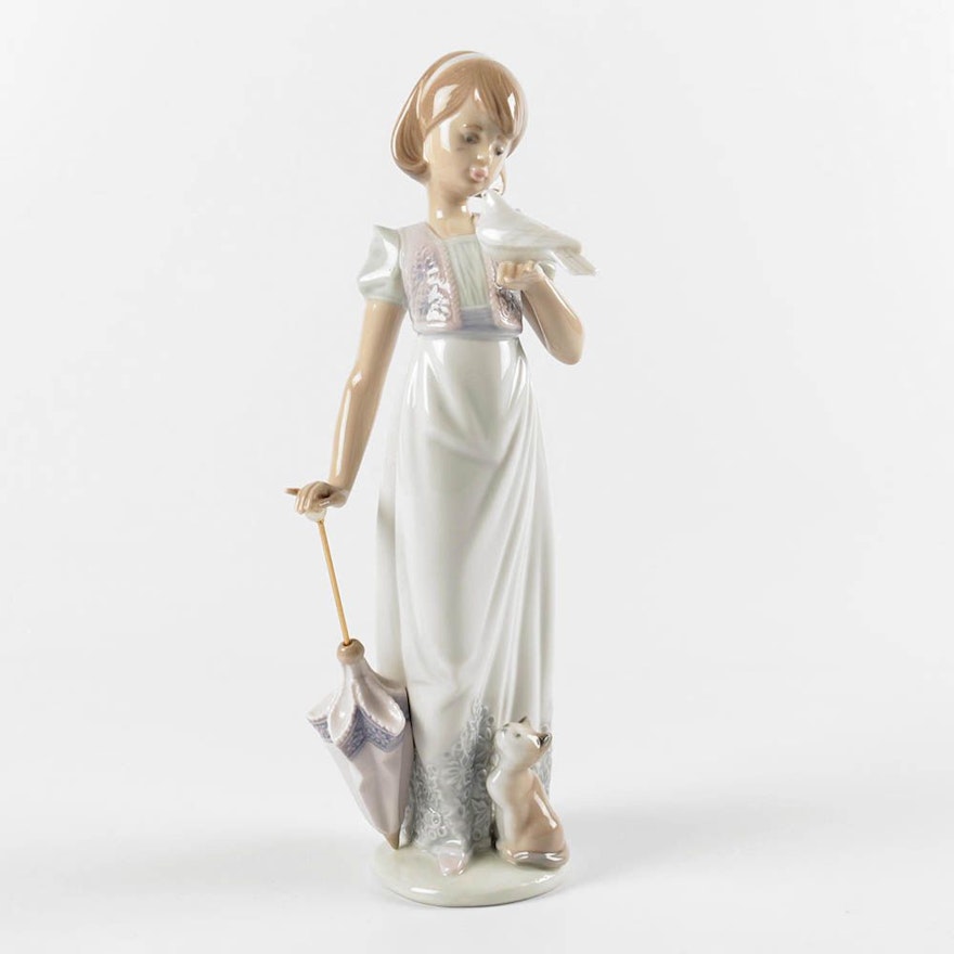 Lladró "Summer Stroll" Porcelain Figurine #7611