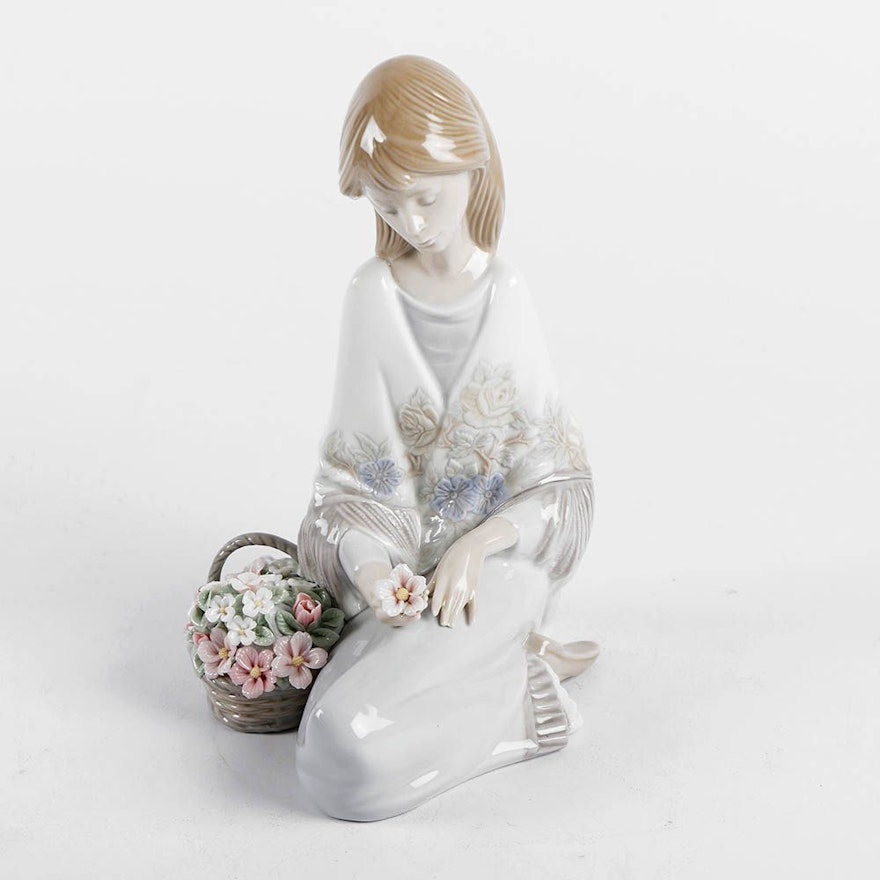 Lladró "Flower Song" Porcelain Figurine #7607