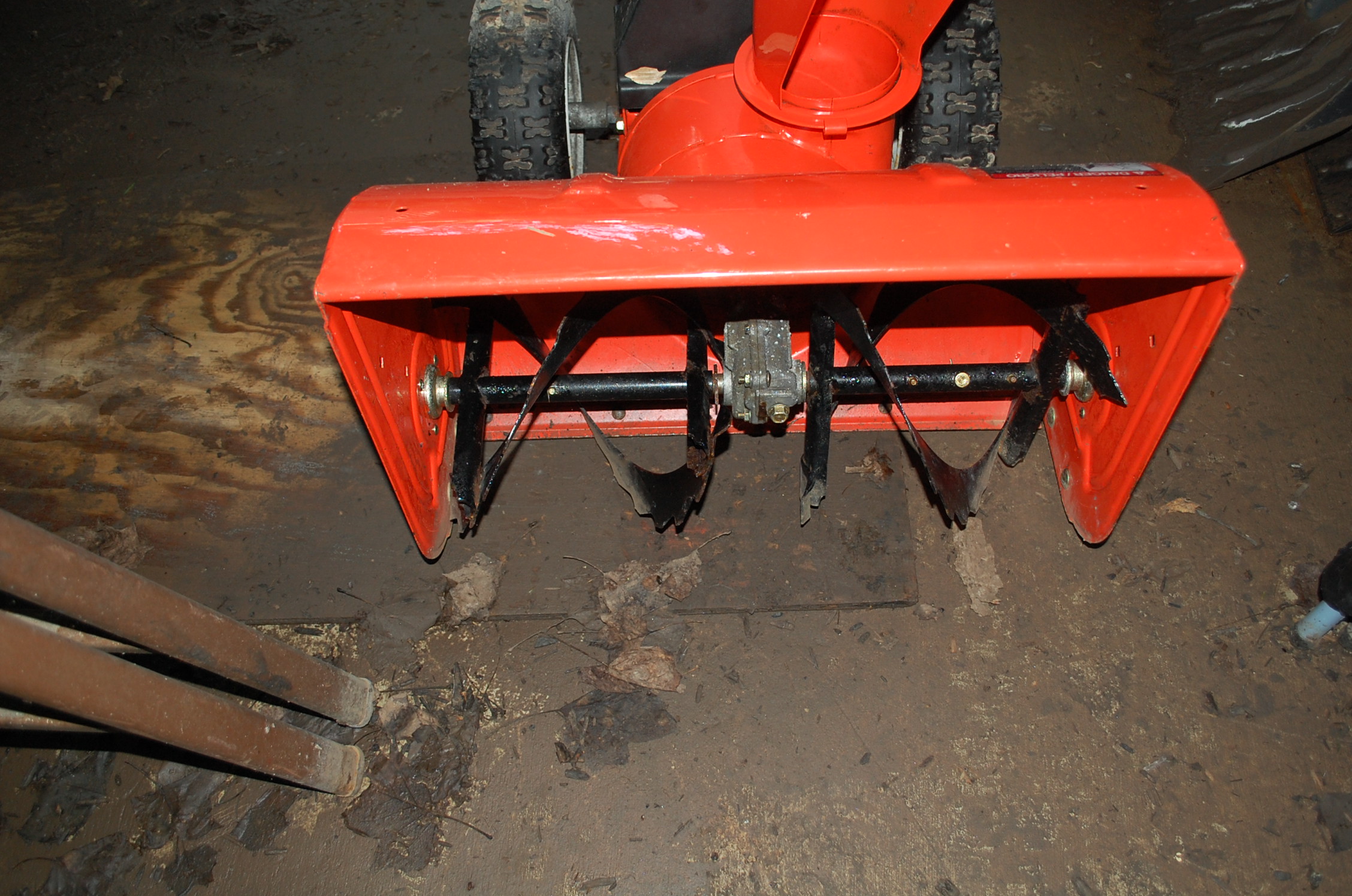 Ariens Sno-Thro 524 Snow Blower