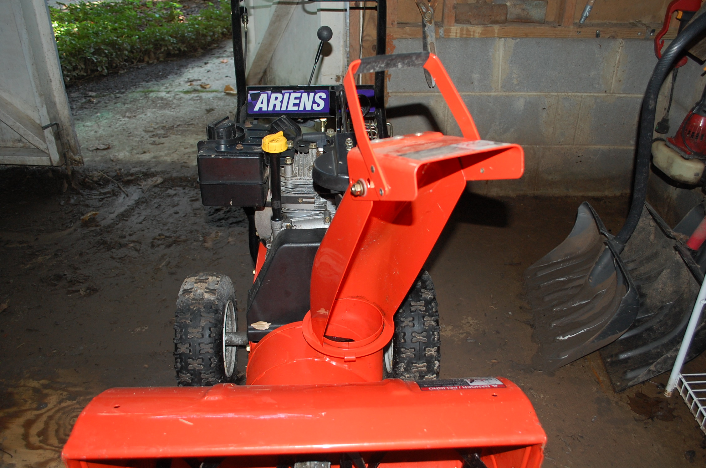 Ariens Sno-Thro 524 Snow Blower