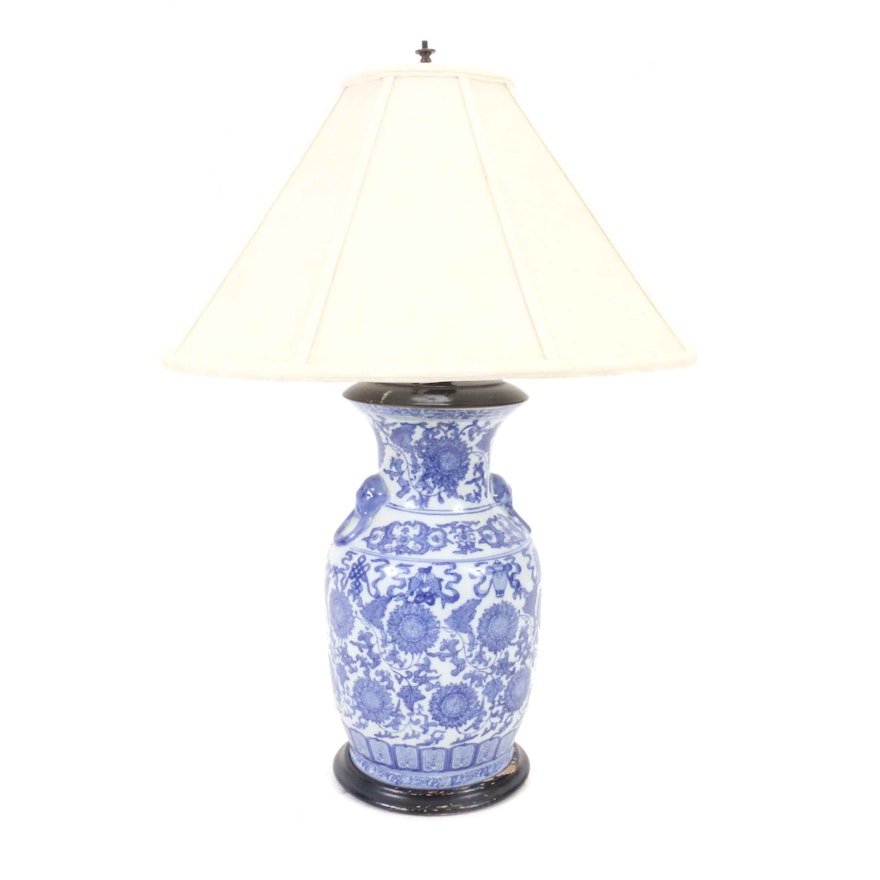 Chinese Blue and White Ceramic Table Lamp