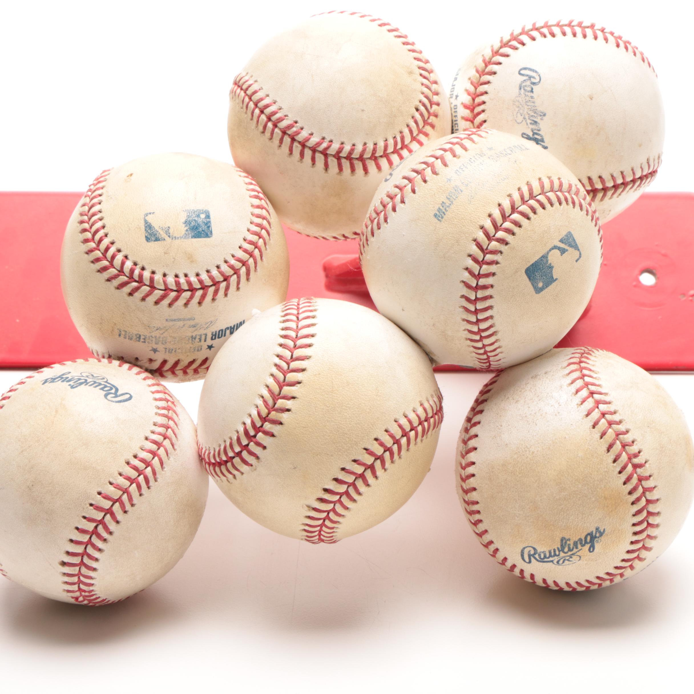 Johnny Bench Reds Hall of Fame "Holding 7 Baseballs" Display Exhibit COA