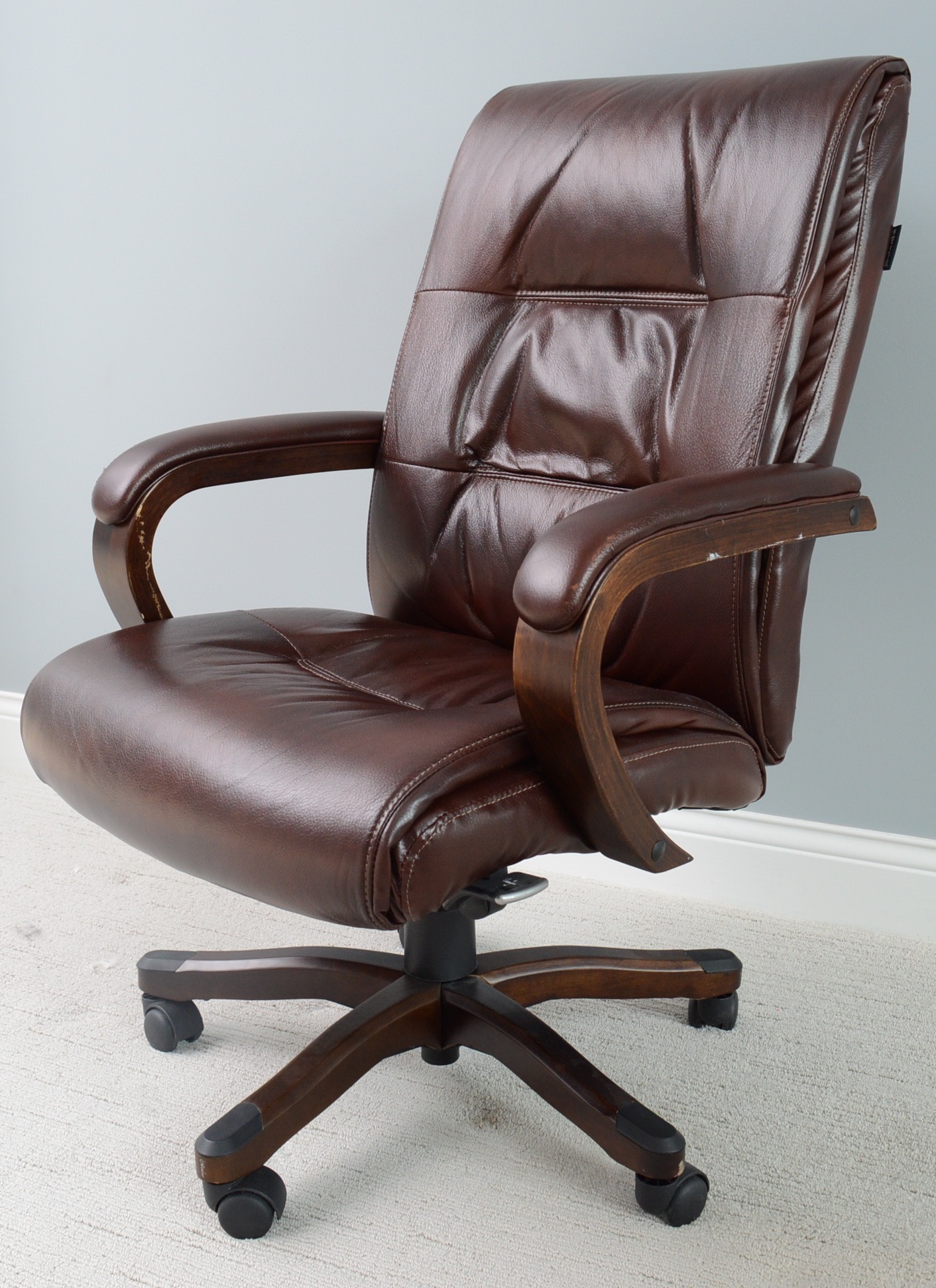 Broyhill Leather Adjustable Executive Chair