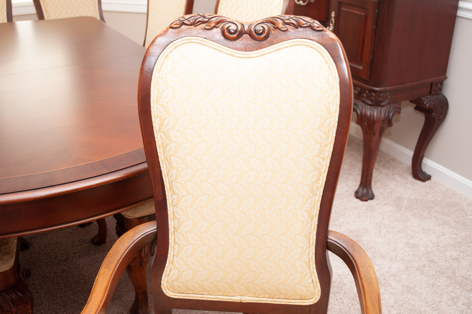 Thomasville Impressions "Trafalgar Square" Dining Room Table and Chairs