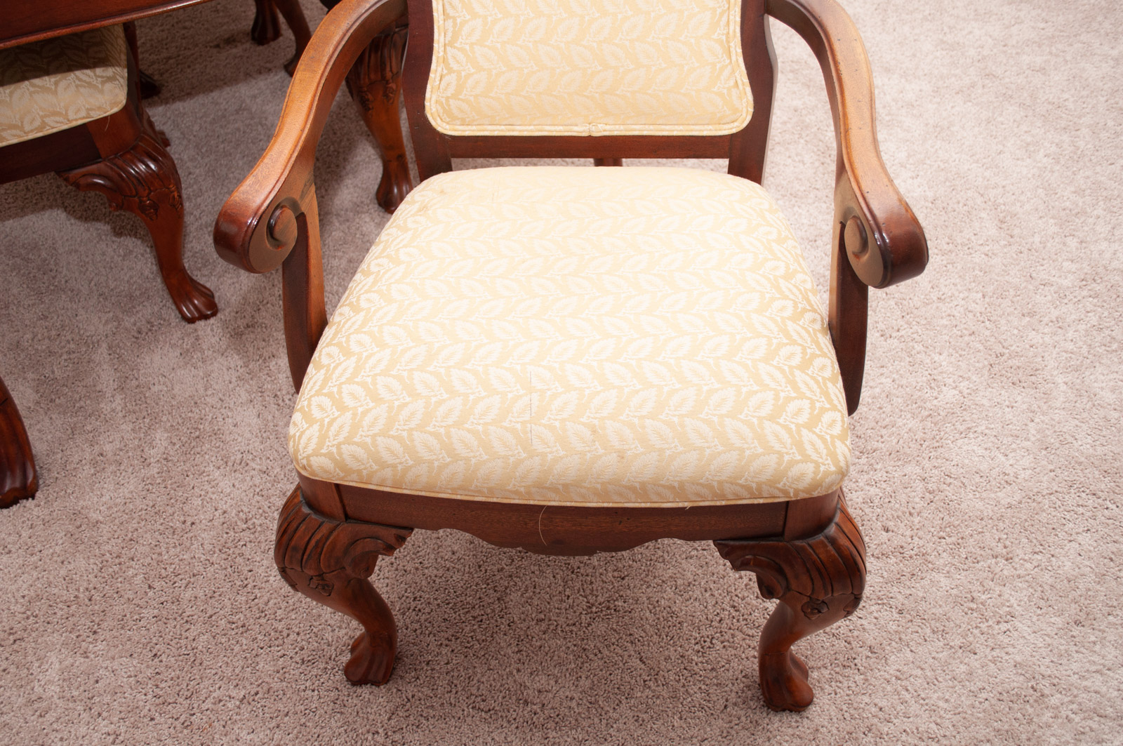 Thomasville Impressions "Trafalgar Square" Dining Room Table and Chairs