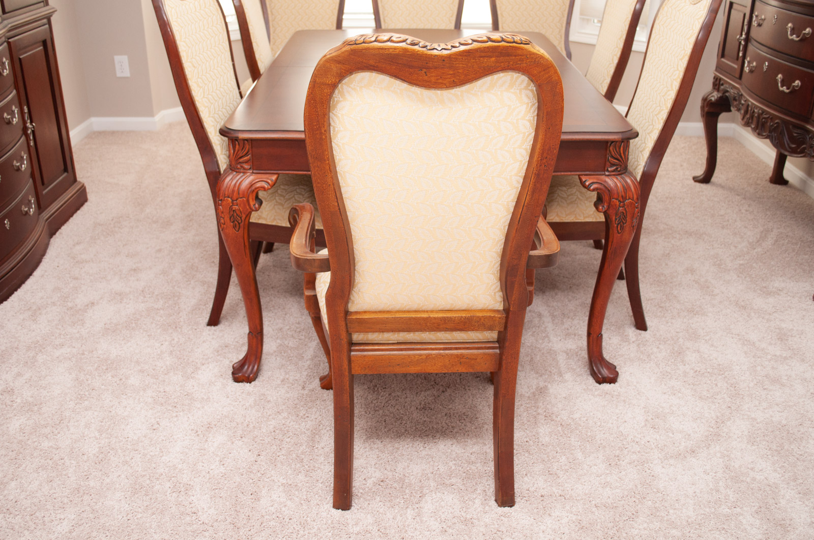Thomasville Impressions "Trafalgar Square" Dining Room Table and Chairs