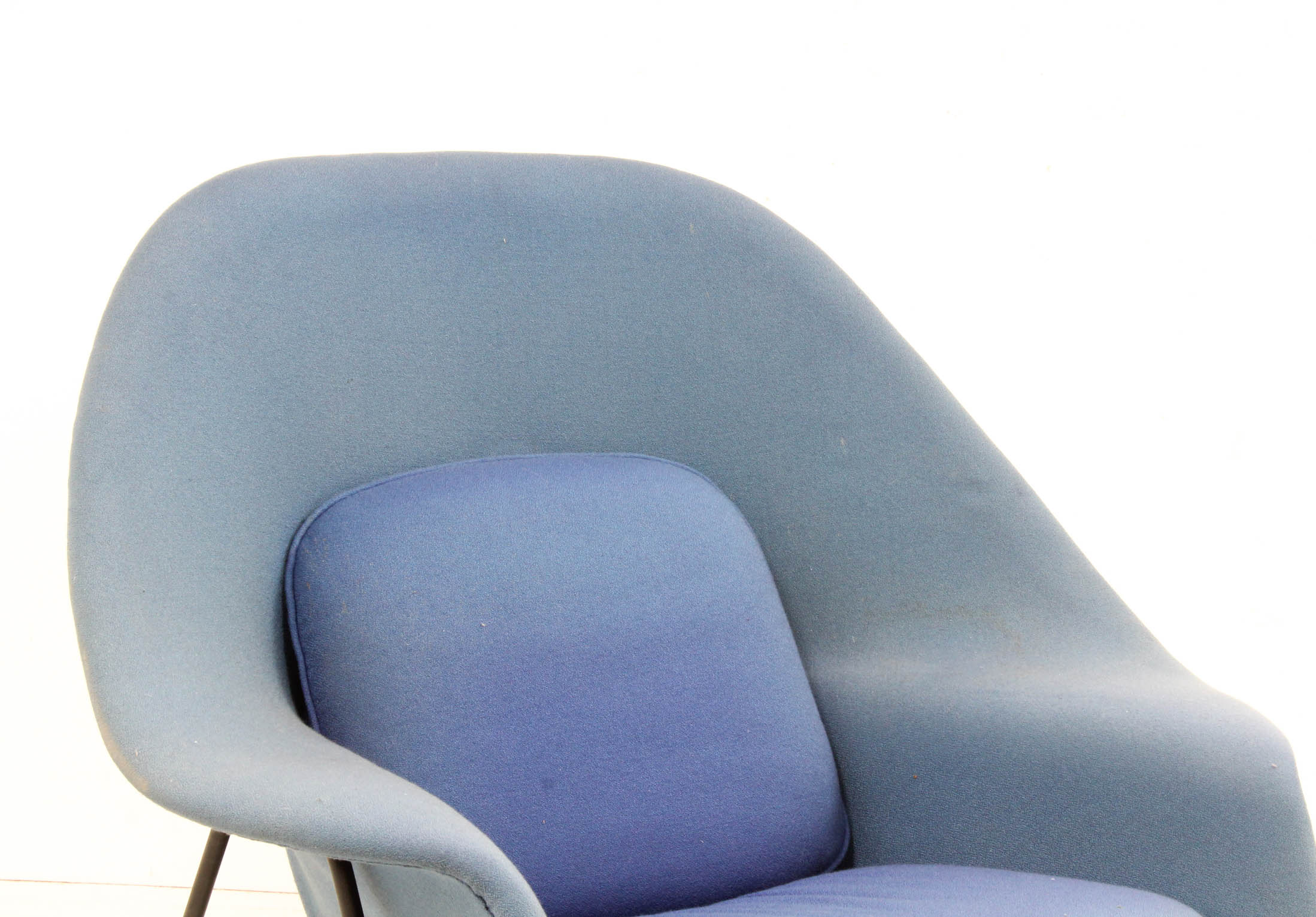 Eero Saarinen "Womb Chair" for Knoll