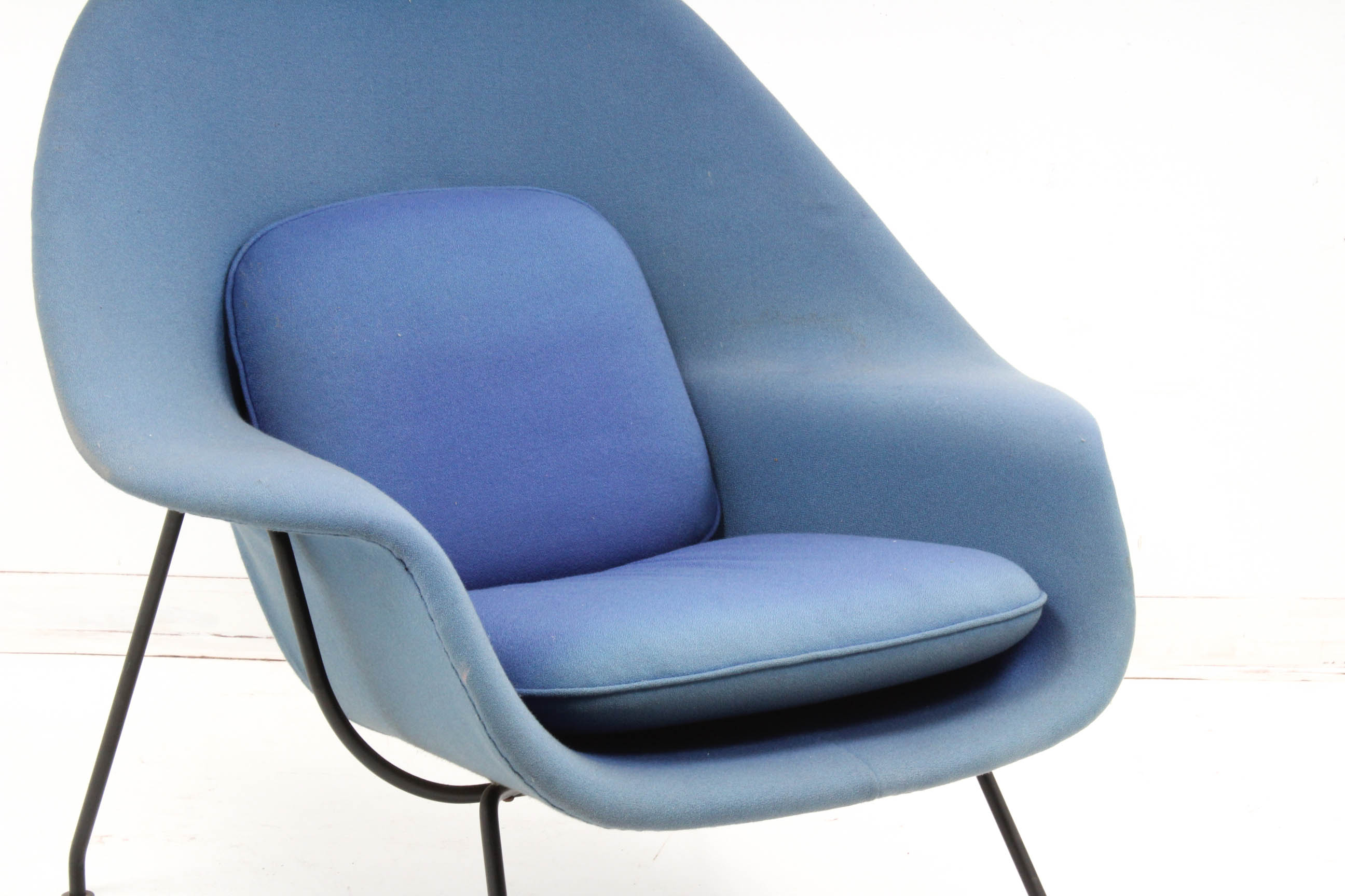Eero Saarinen "Womb Chair" for Knoll